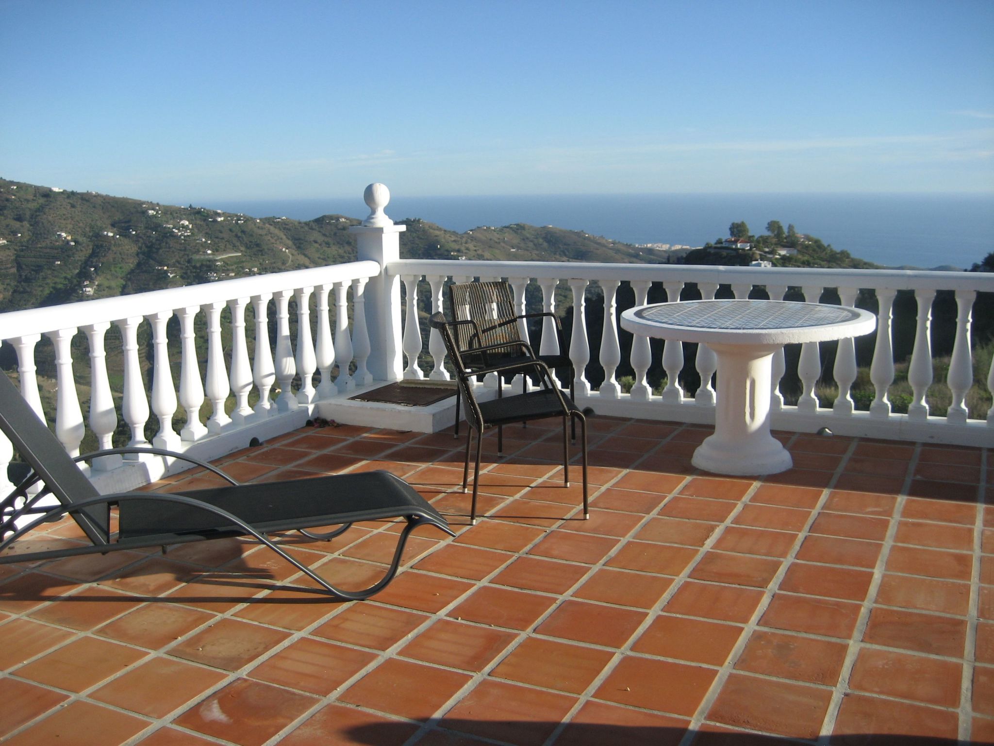 Casa Palmeras in Sayalonga mit Gepflegtem Garten-Drinnen