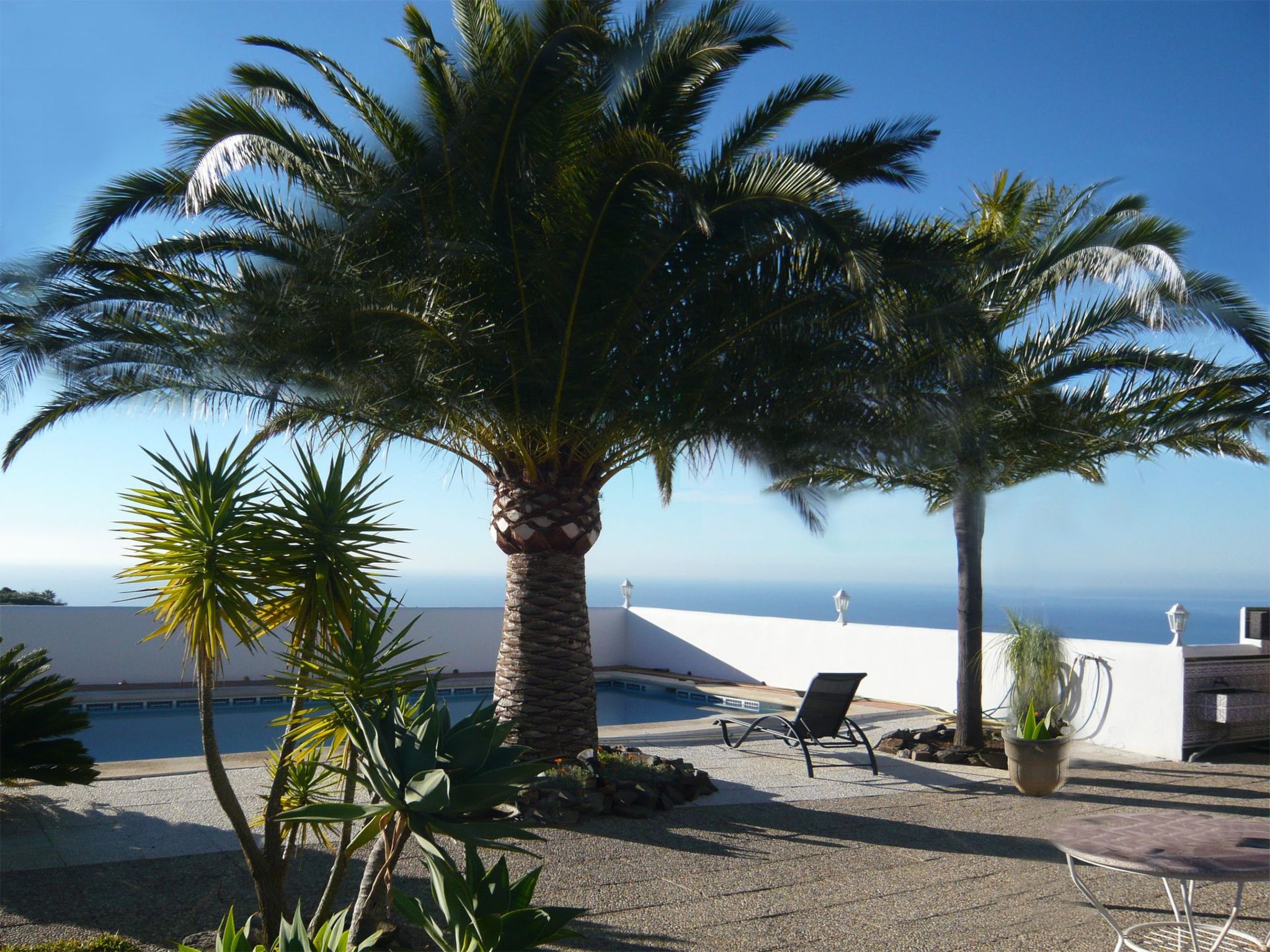 Casa Palmeras in Sayalonga mit Gepflegtem Garten-Drinnen