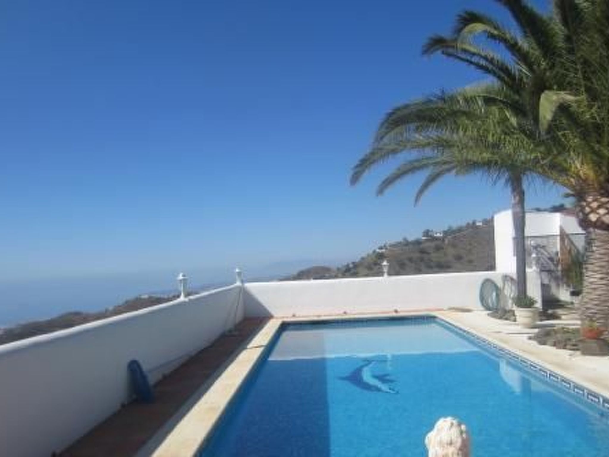 Casa Palmeras in Sayalonga mit Gepflegtem Garten-Drinnen