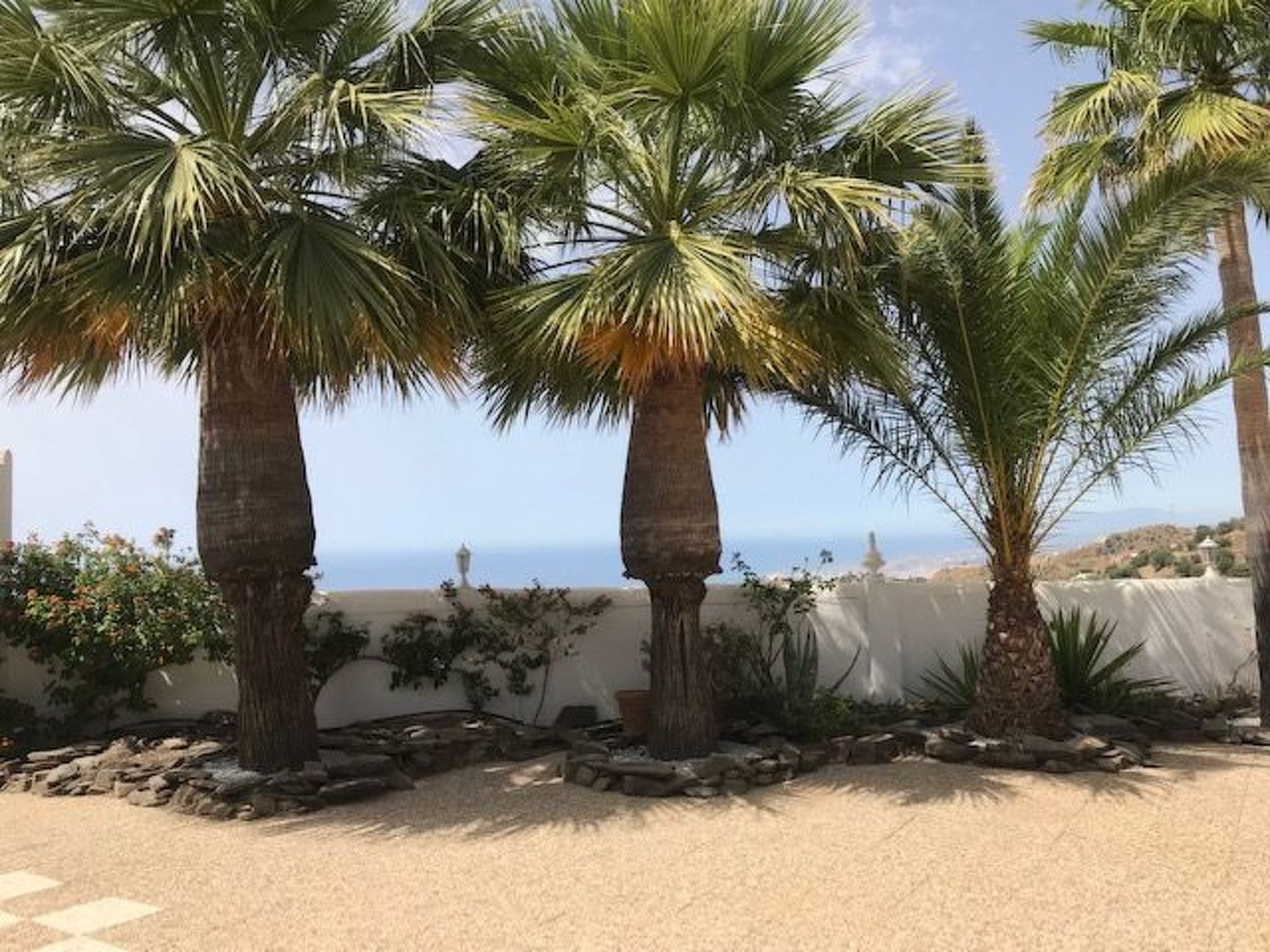 Casa Palmeras in Sayalonga mit Gepflegtem Garten