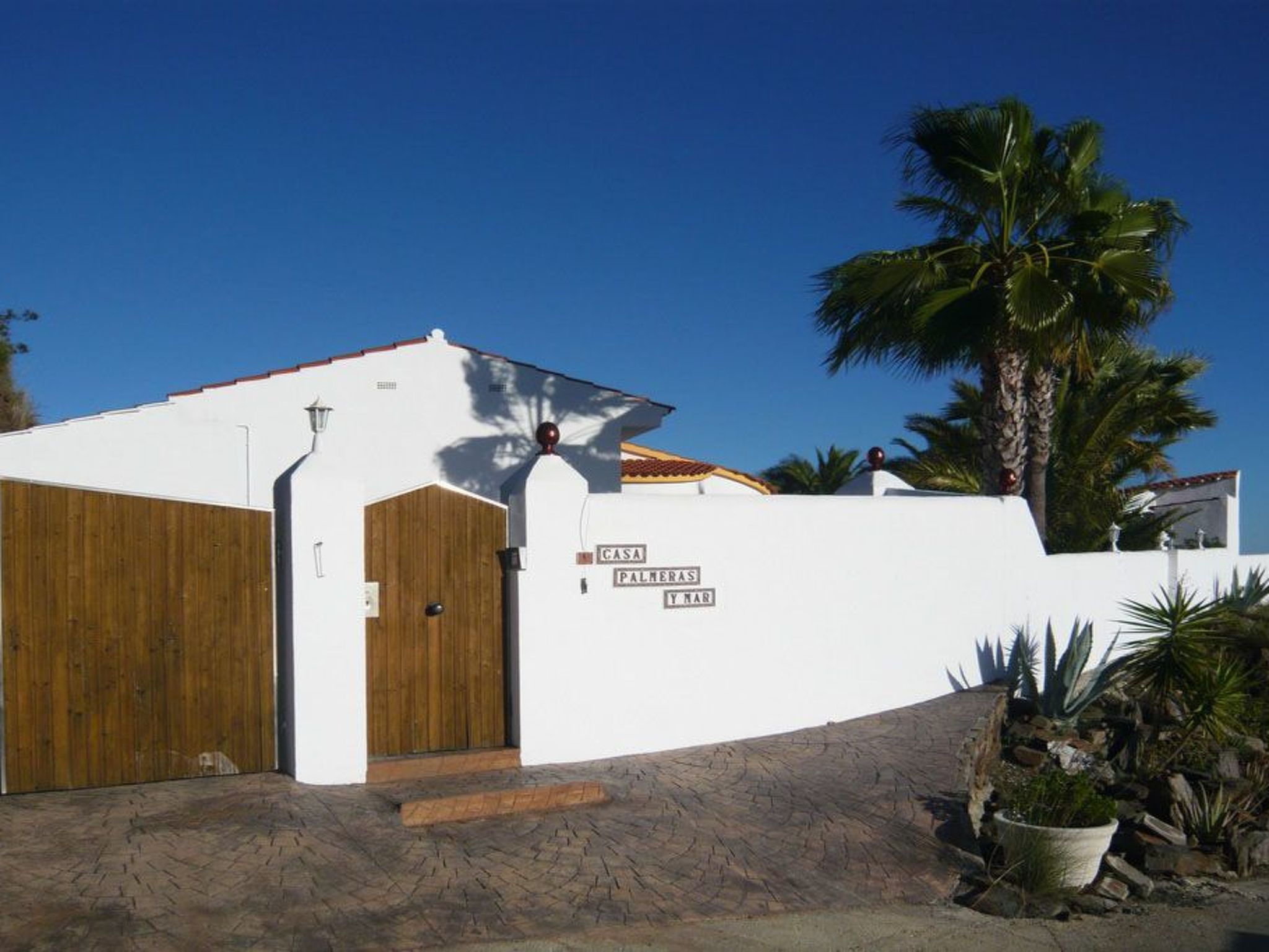 Casa Palmeras in Sayalonga mit Gepflegtem Garten-Drinnen