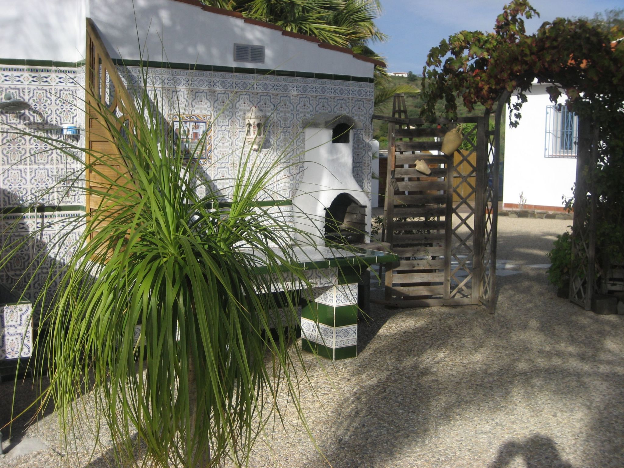 Casa Palmeras in Sayalonga mit Gepflegtem Garten-Drinnen