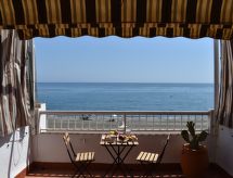 Casa Brisa Marina: Modern rijtjeshuis direct aan zee in Algarrobo Costa - thumbnail 2