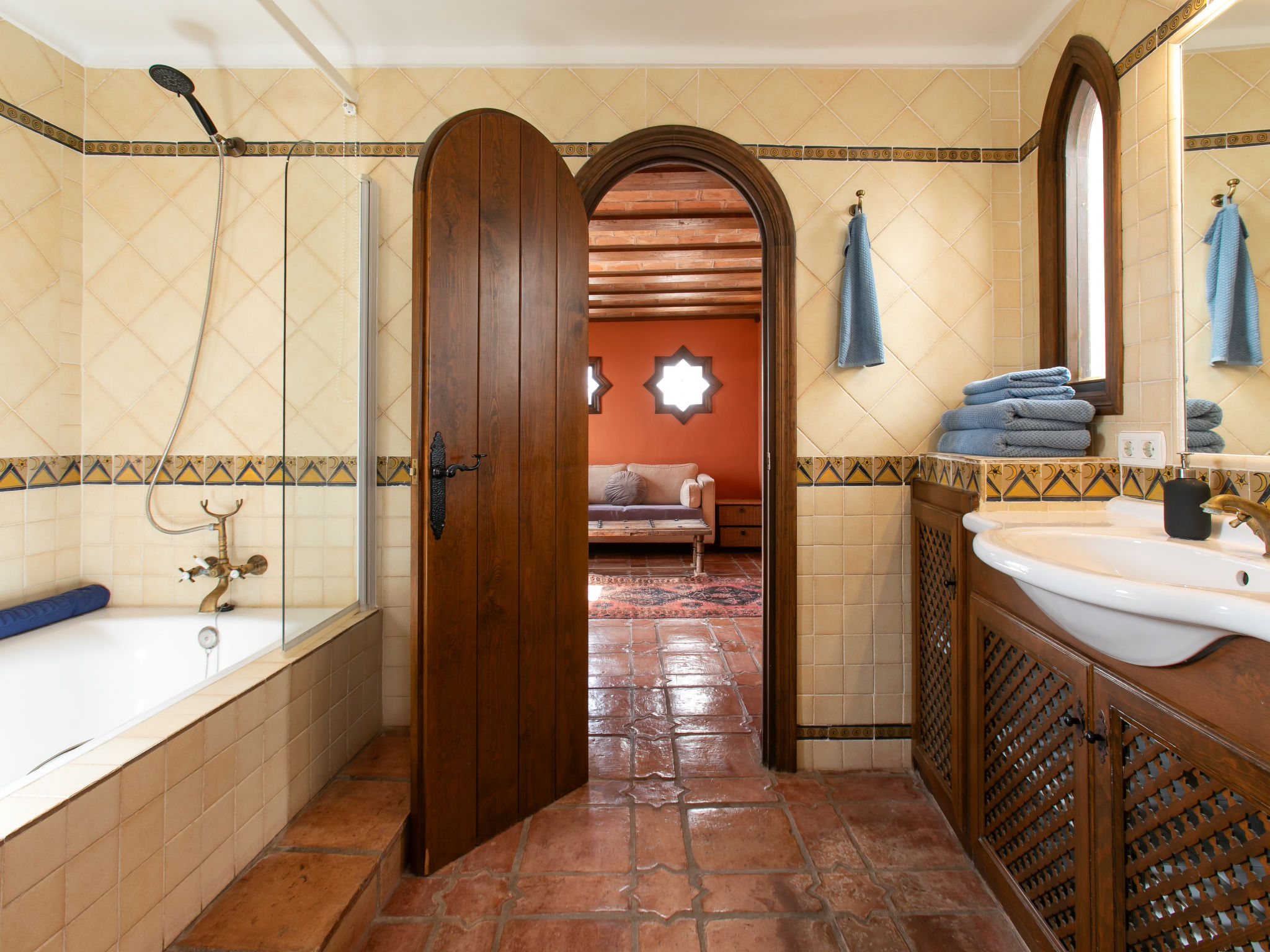 El Comendador-Binnen