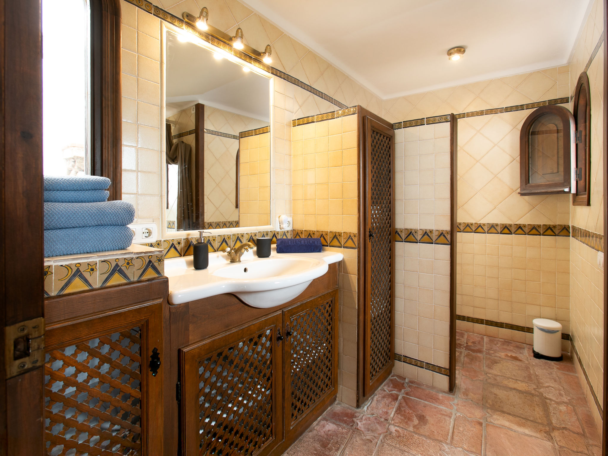 El Comendador-Binnen