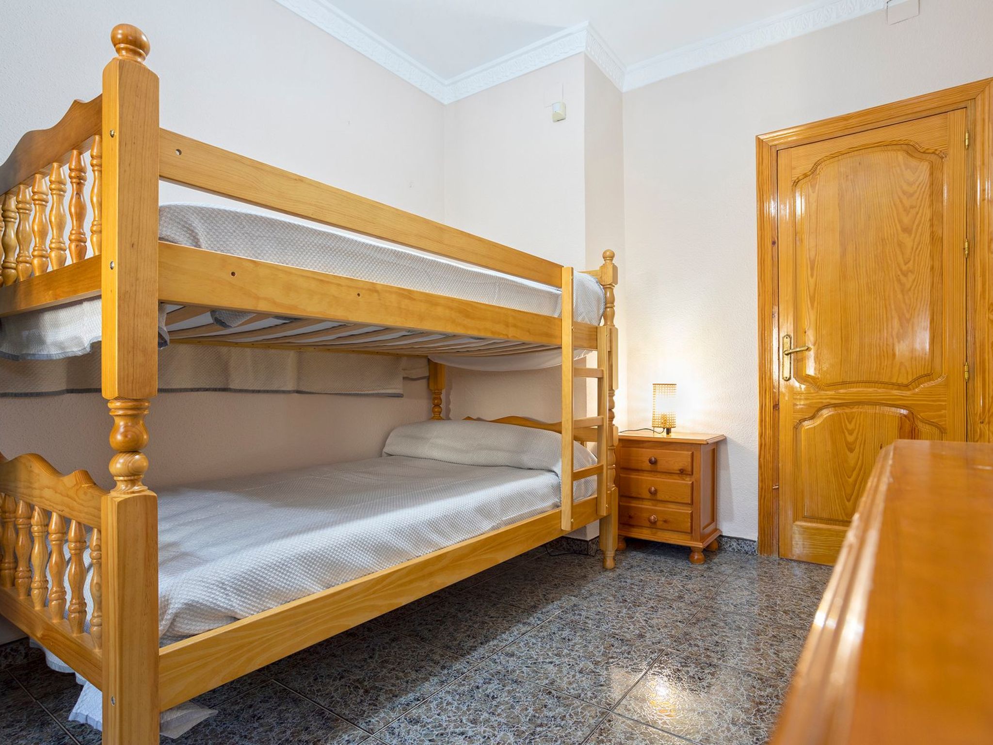 Familienhaus mit großzügigen Außenanlagen-Dedans