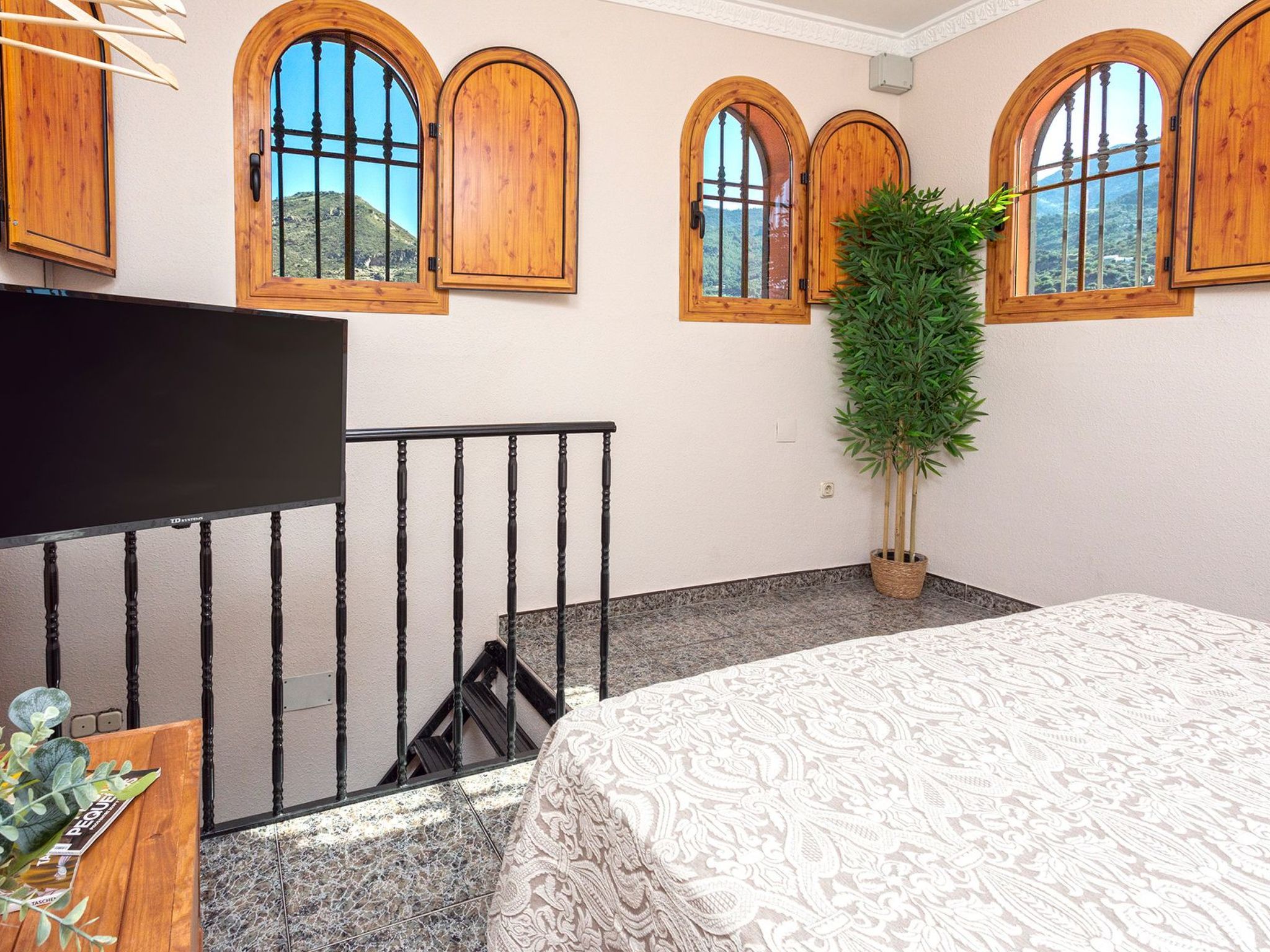 Familienhaus mit großzügigen Außenanlagen-Dedans