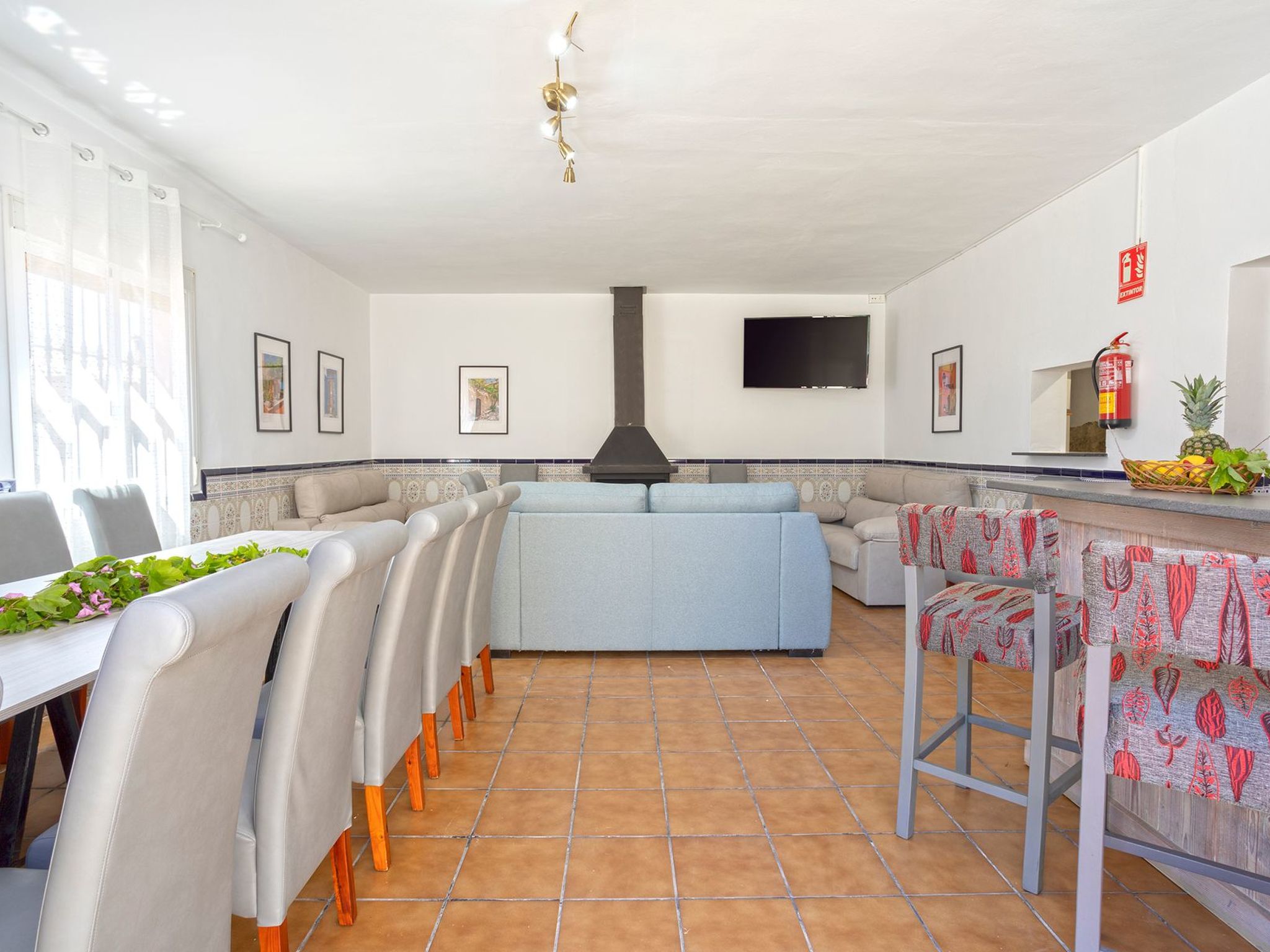 Familienhaus mit großzügigen Außenanlagen-Dedans