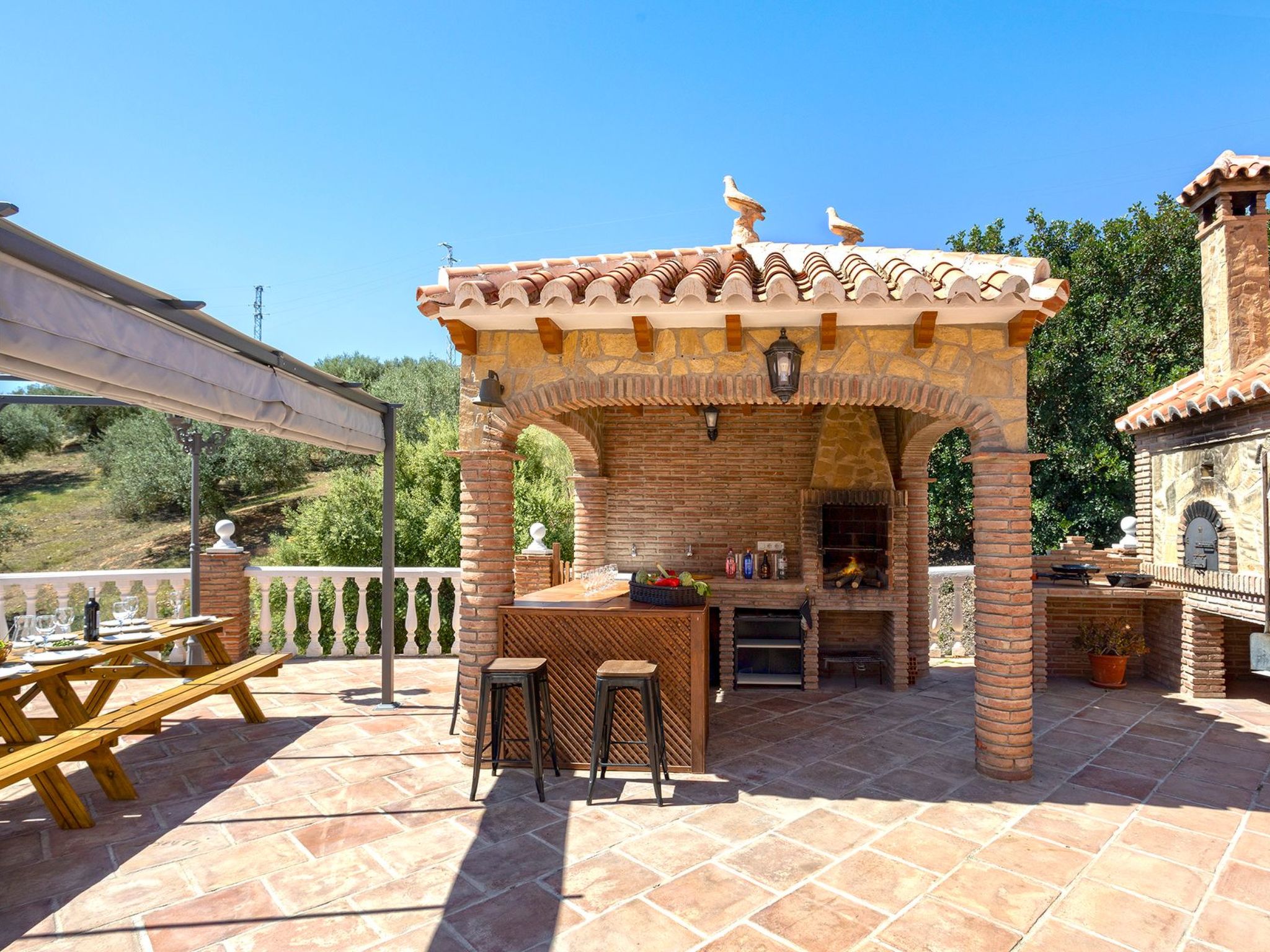 Familienhaus mit großzügigen Außenanlagen-Dedans