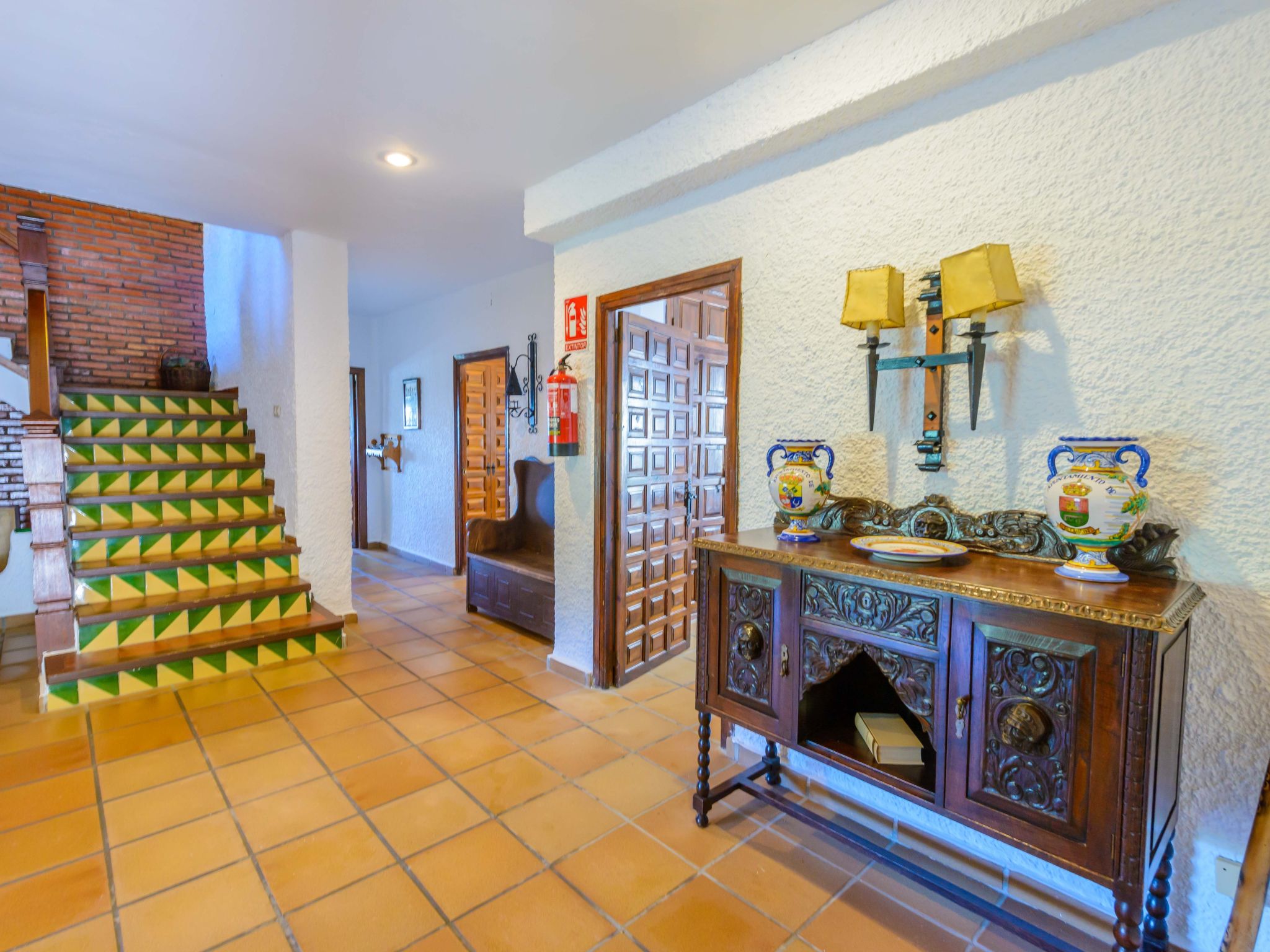 Privates Schwimmbad mit Grill und Feuerstelle-Dedans