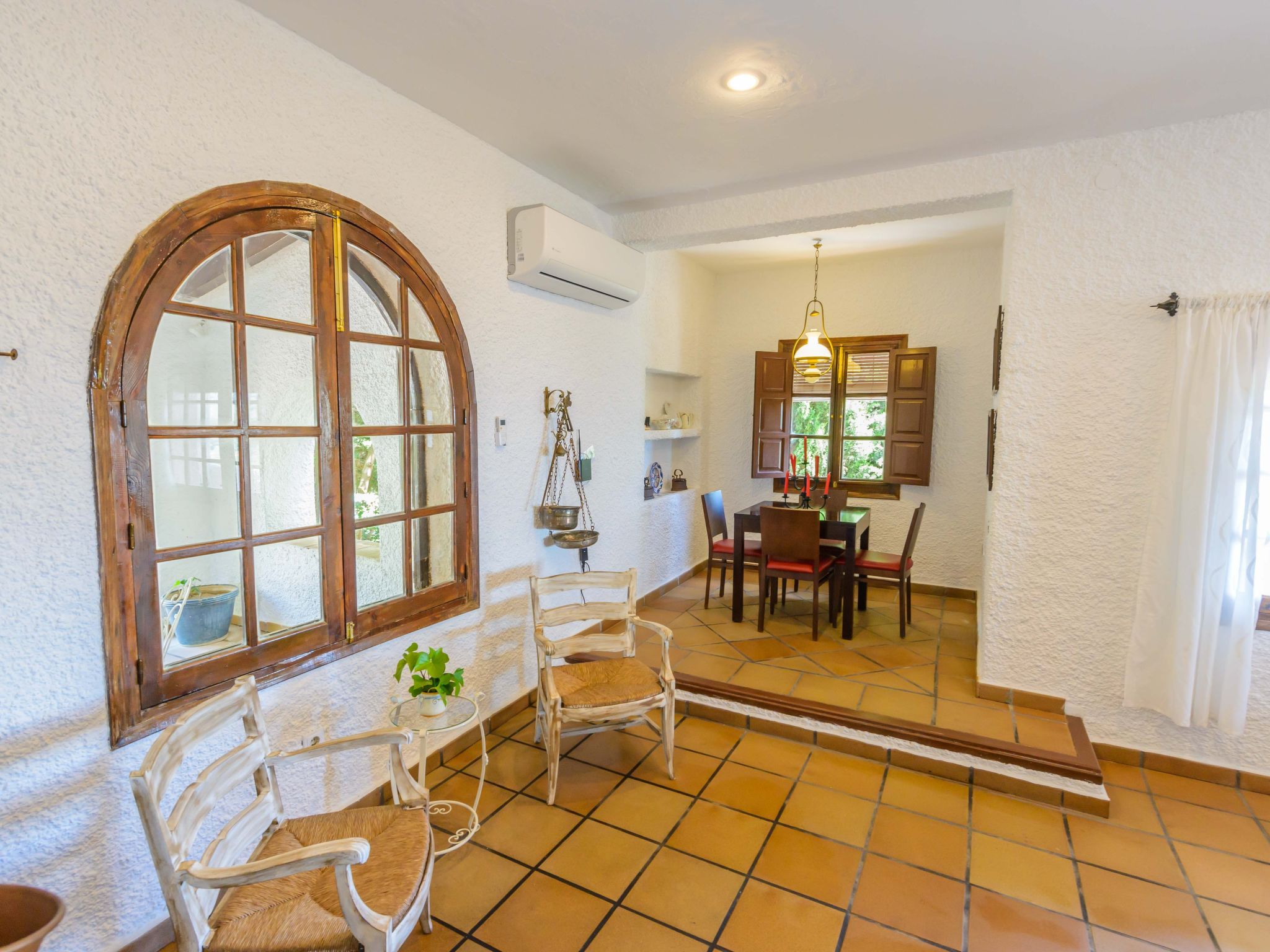 Privates Schwimmbad mit Grill und Feuerstelle-Dedans