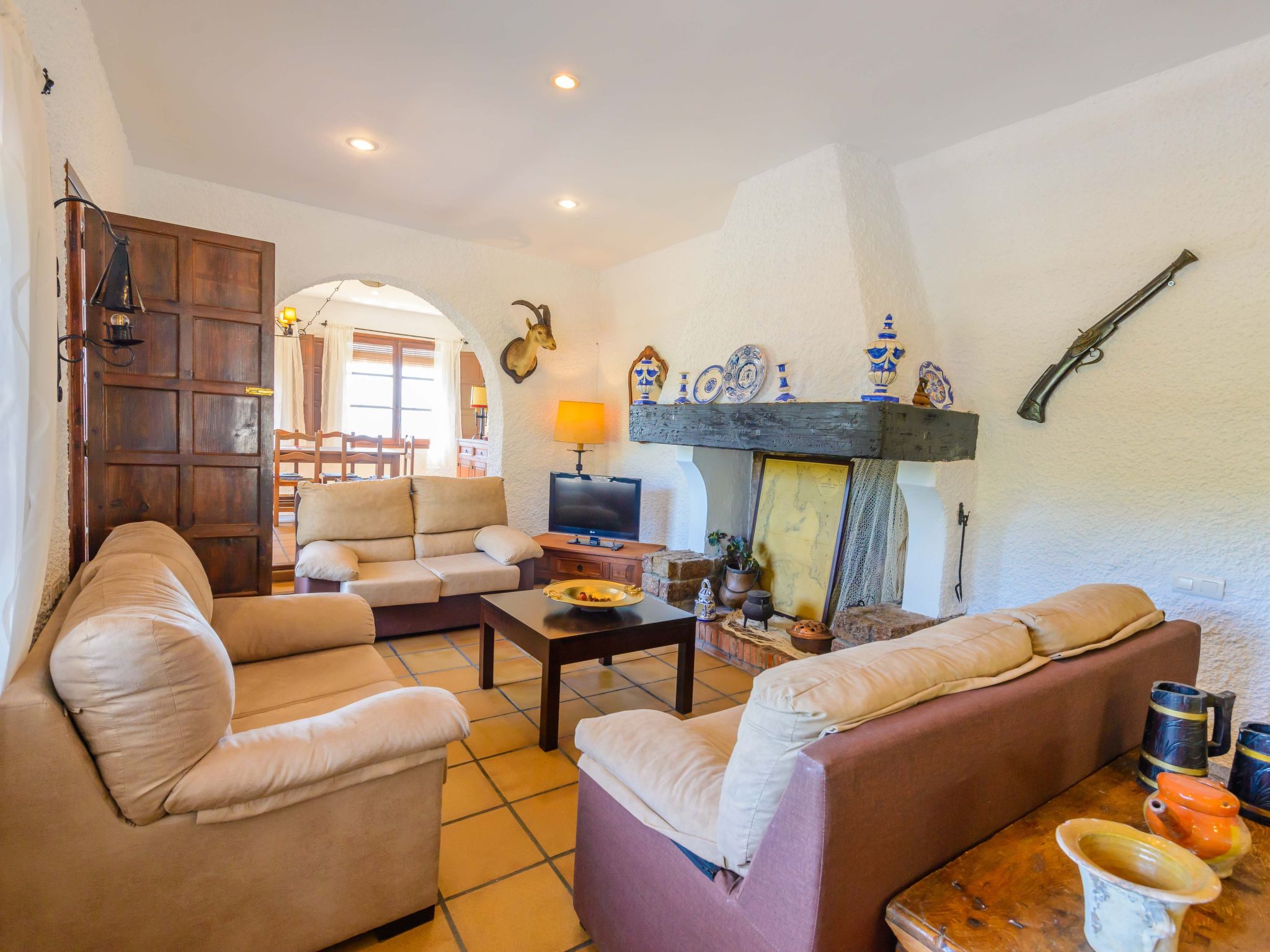 Privates Schwimmbad mit Grill und Feuerstelle-Dedans