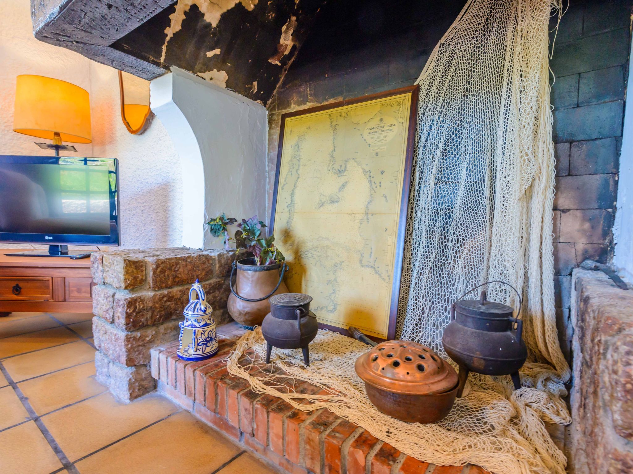 Privates Schwimmbad mit Grill und Feuerstelle-Dedans