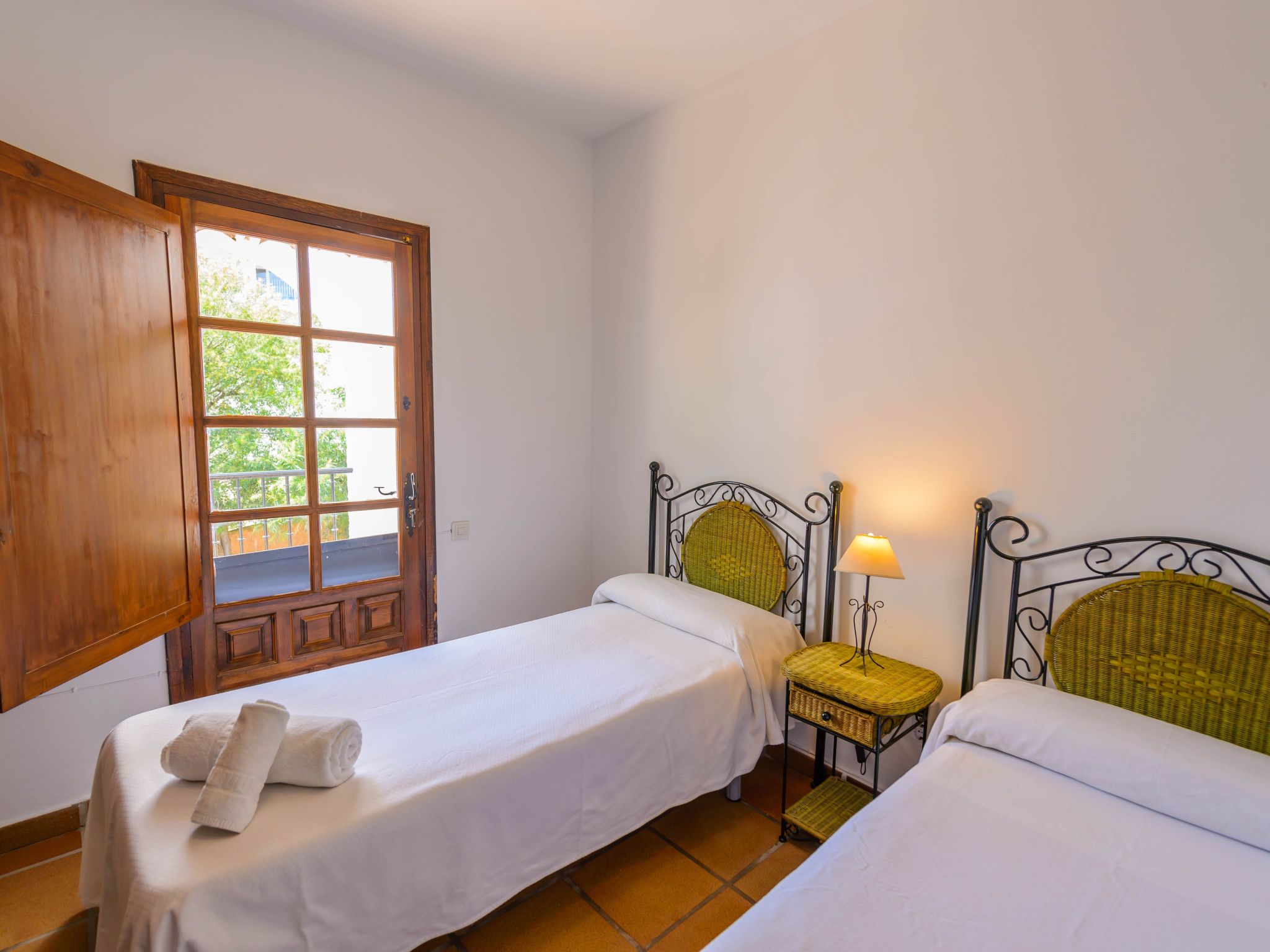 Privates Schwimmbad mit Grill und Feuerstelle-Dedans