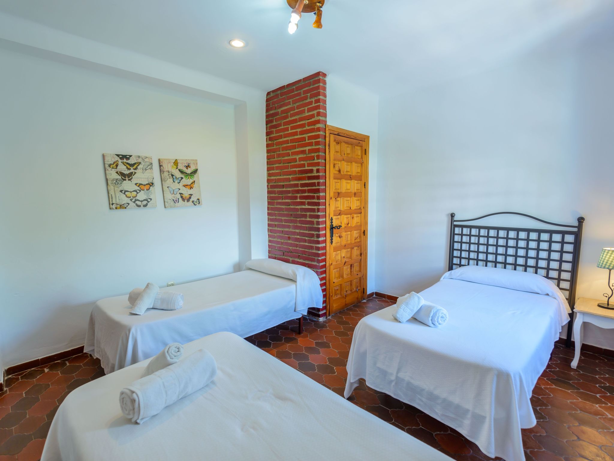 Privates Schwimmbad mit Grill und Feuerstelle-Dedans