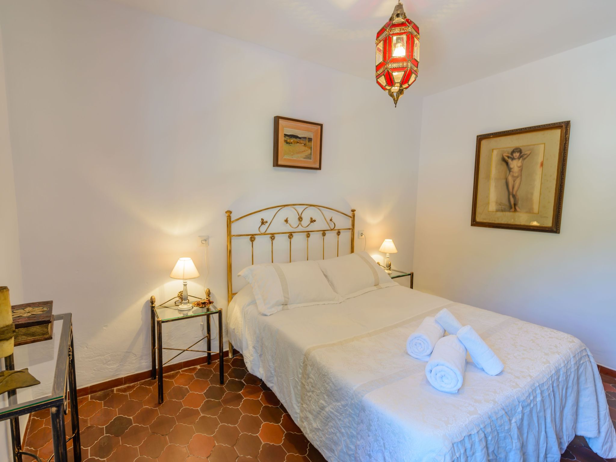 Privates Schwimmbad mit Grill und Feuerstelle