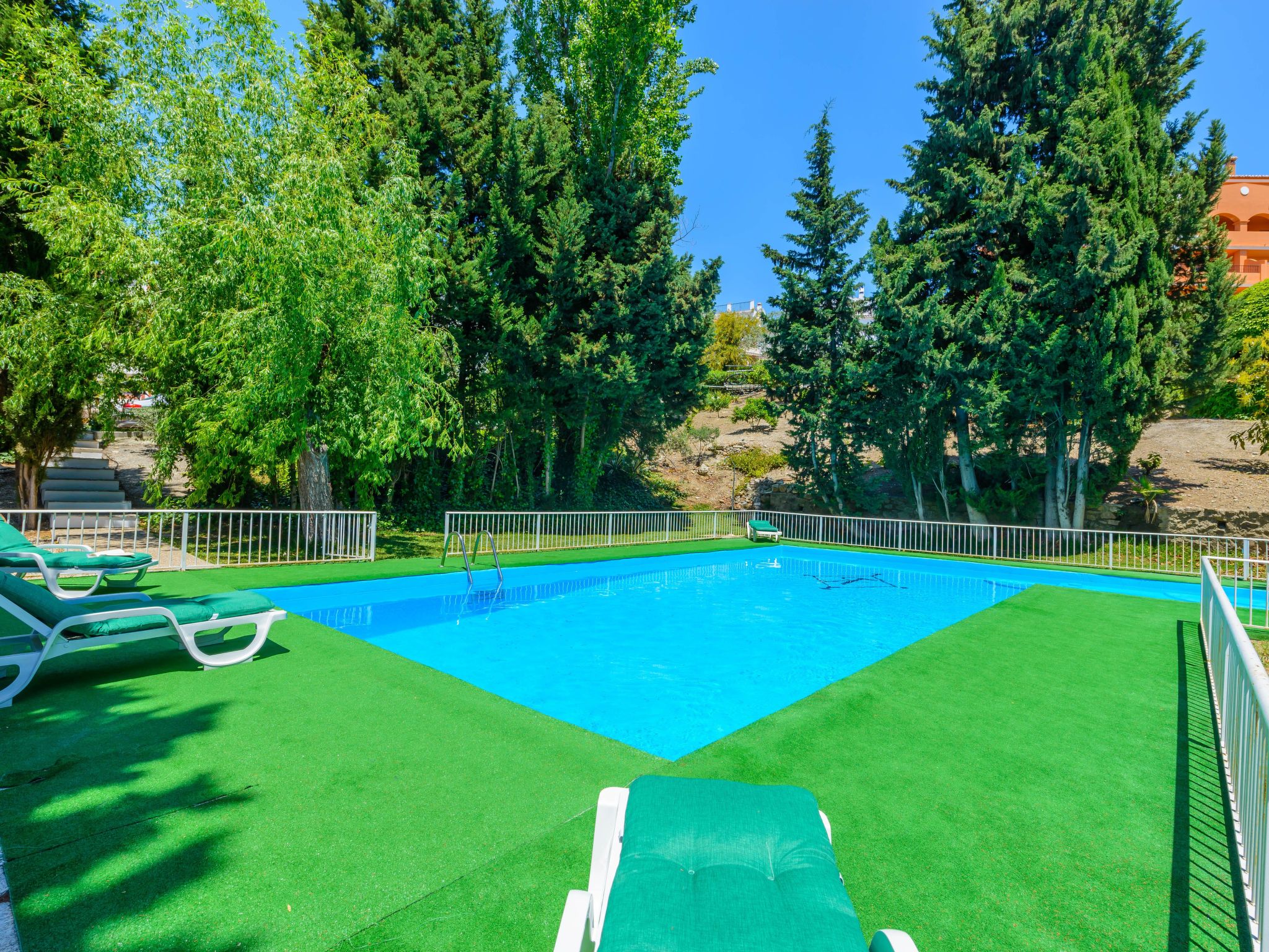 Privates Schwimmbad mit Grill und Feuerstelle-Dedans