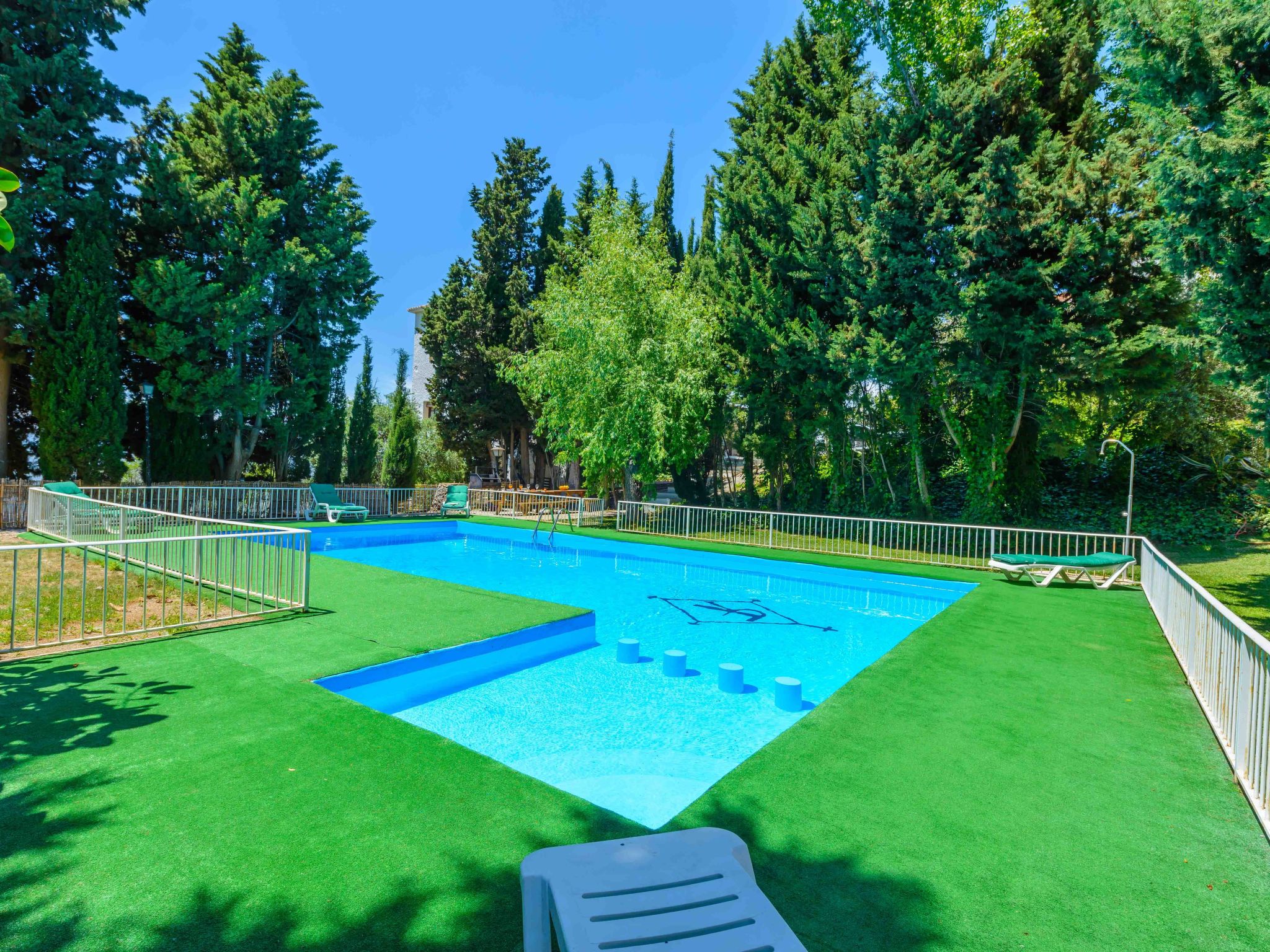 Privates Schwimmbad mit Grill und Feuerstelle-Dedans