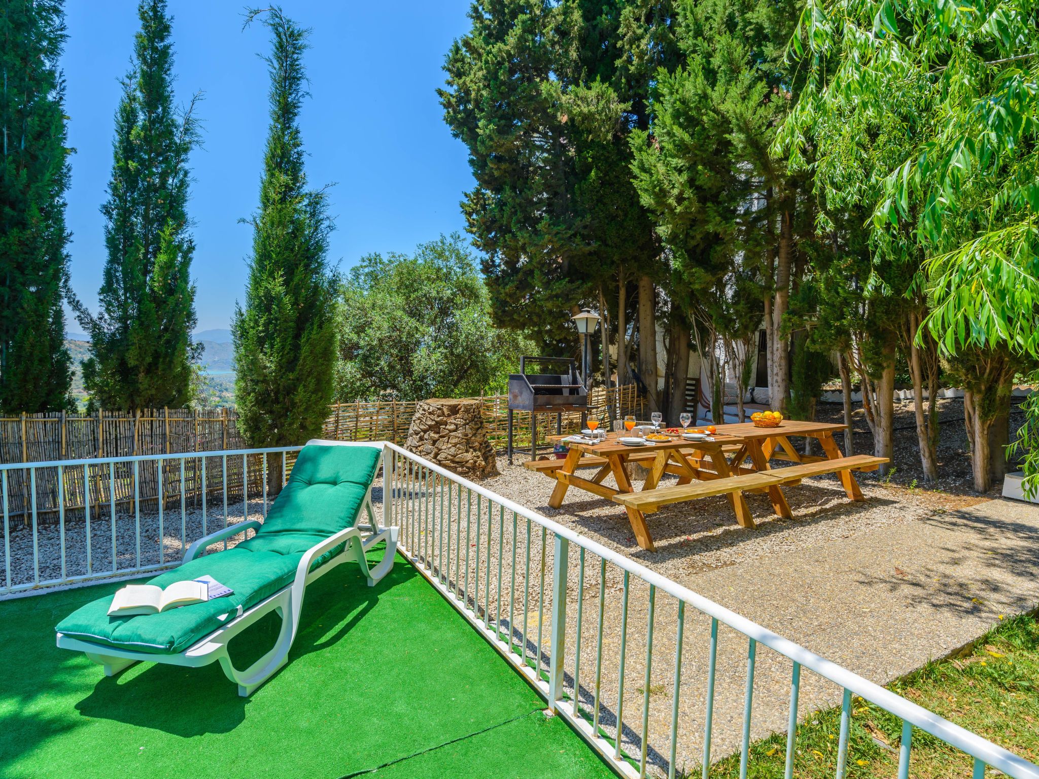 Privates Schwimmbad mit Grill und Feuerstelle-Dedans