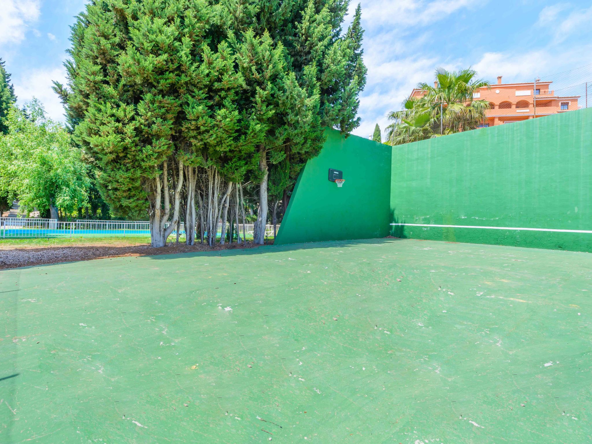 Privates Schwimmbad mit Grill und Feuerstelle-Dedans