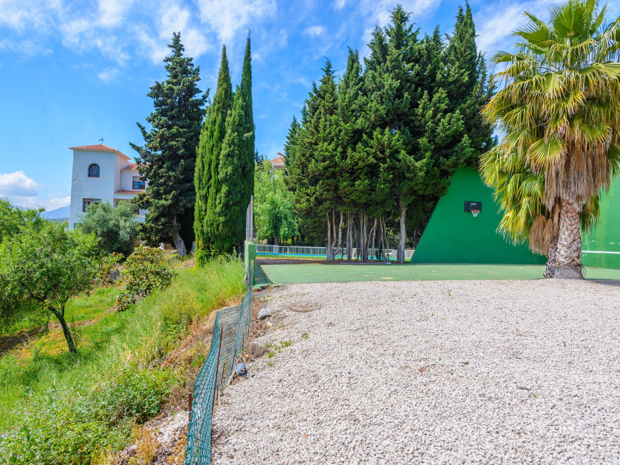 Privates Schwimmbad mit Grill und Feuerstelle-Dedans