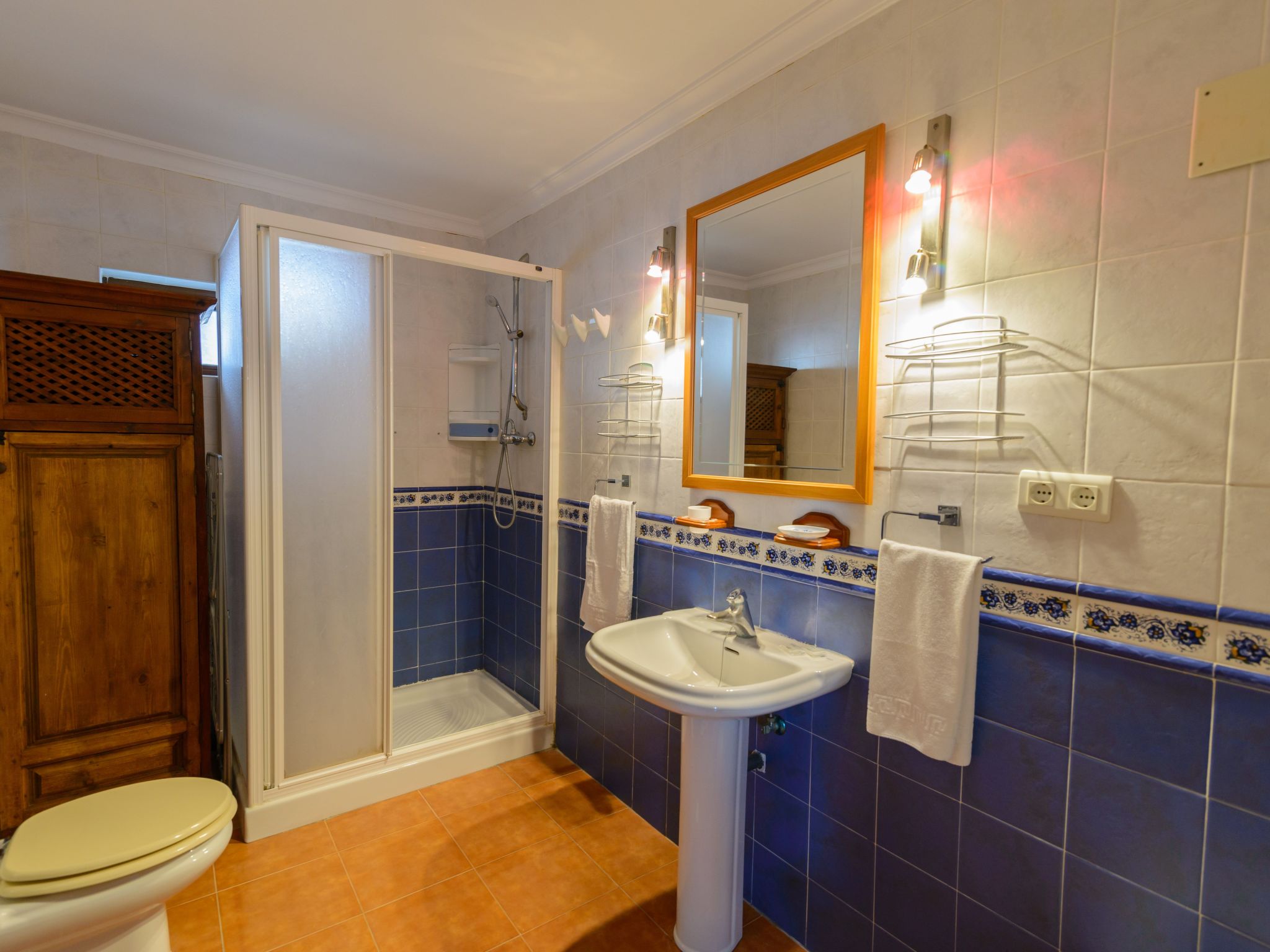 Patio de los Naranjos Haus mit Terrasse und Schwimmbad-Dedans