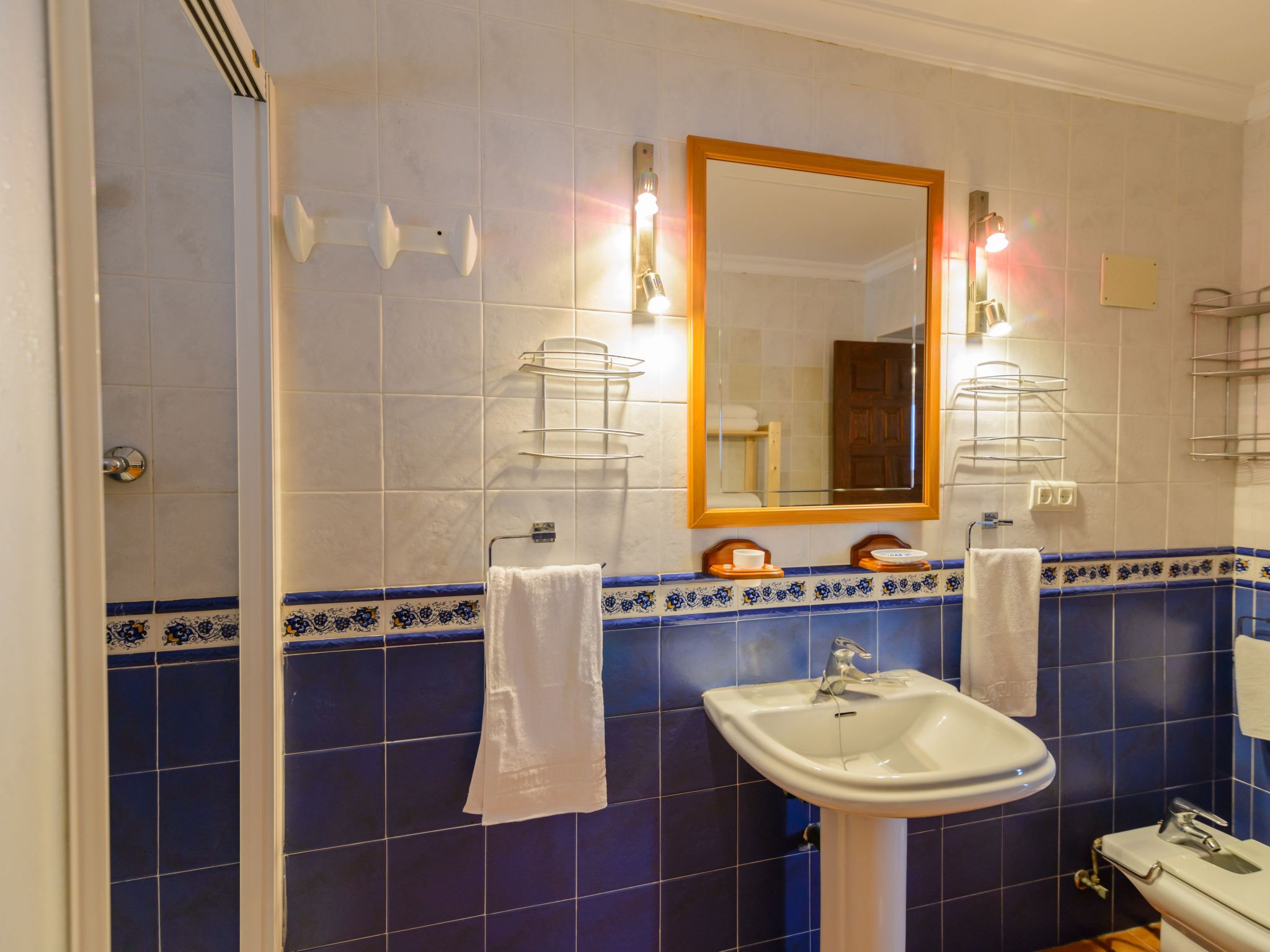 Patio de los Naranjos Haus mit Terrasse und Schwimmbad-Dedans