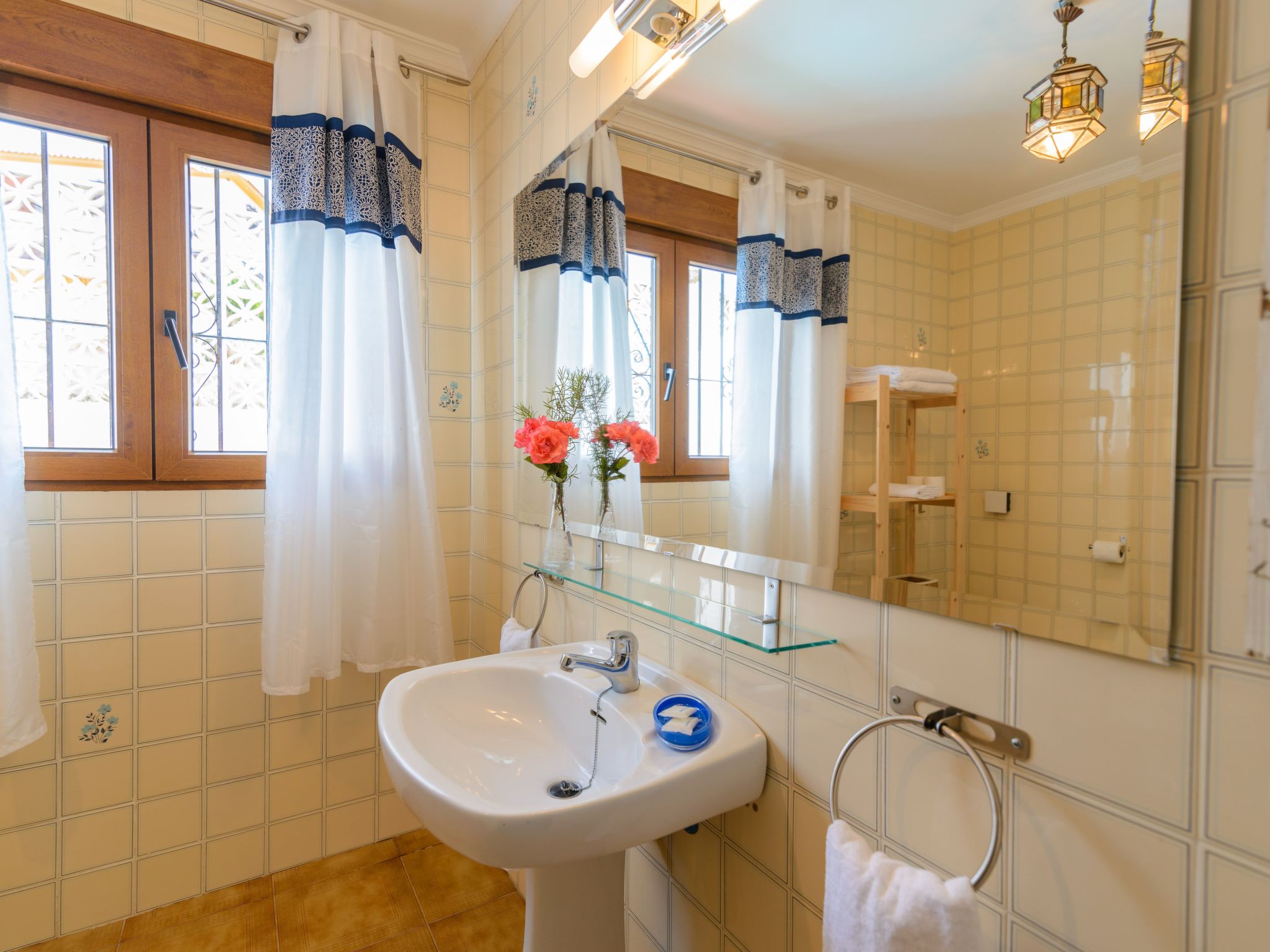 Patio de los Naranjos Haus mit Terrasse und Schwimmbad-Dedans