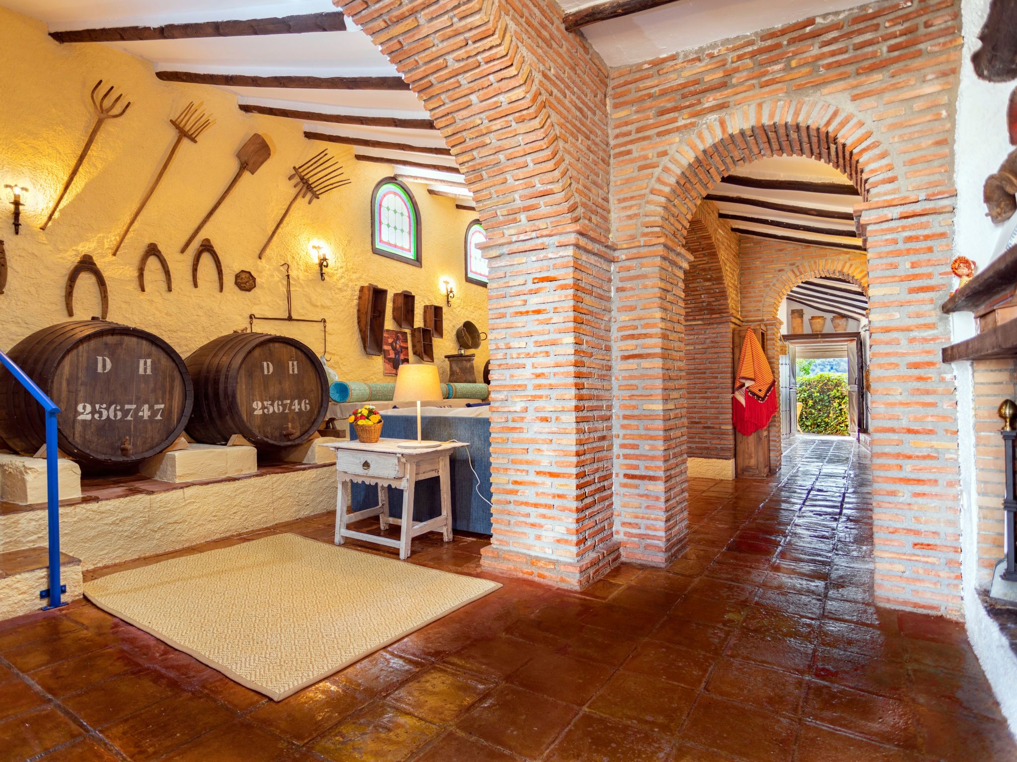 Privates Schwimmbad mit Grill und Feuerstelle-Dedans