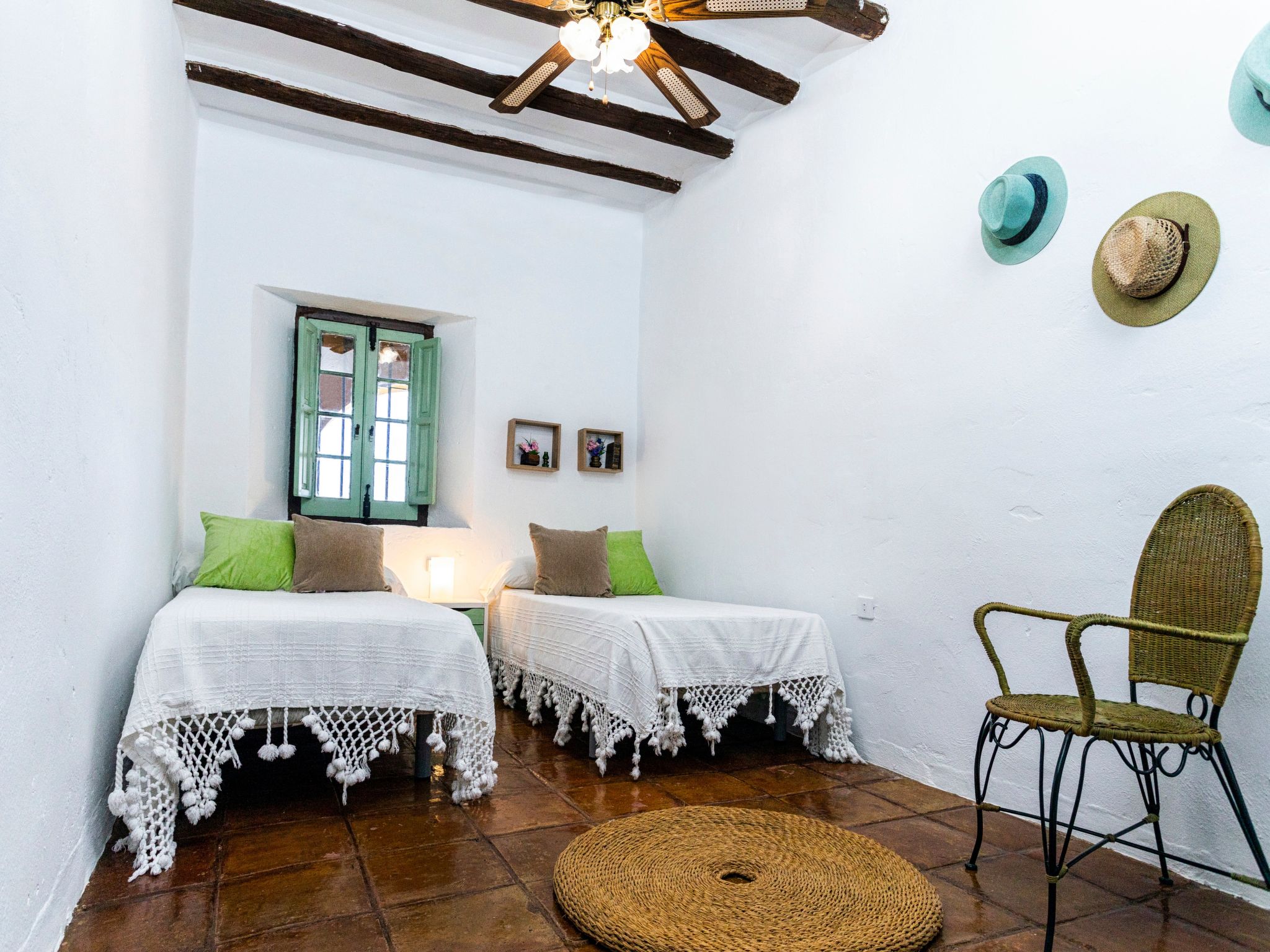 Privates Schwimmbad mit Grill und Feuerstelle-Dedans