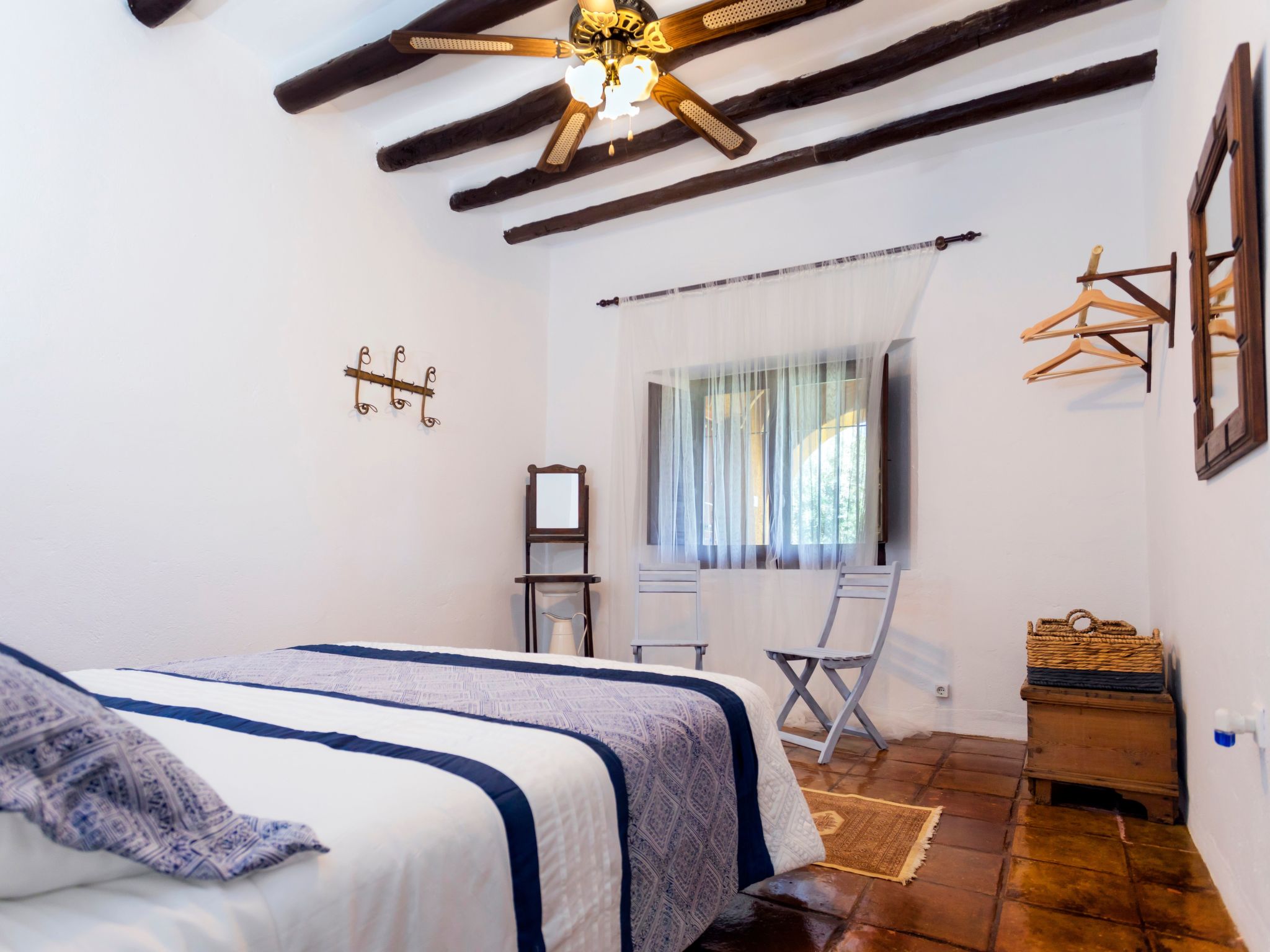 Privates Schwimmbad mit Grill und Feuerstelle-Dedans