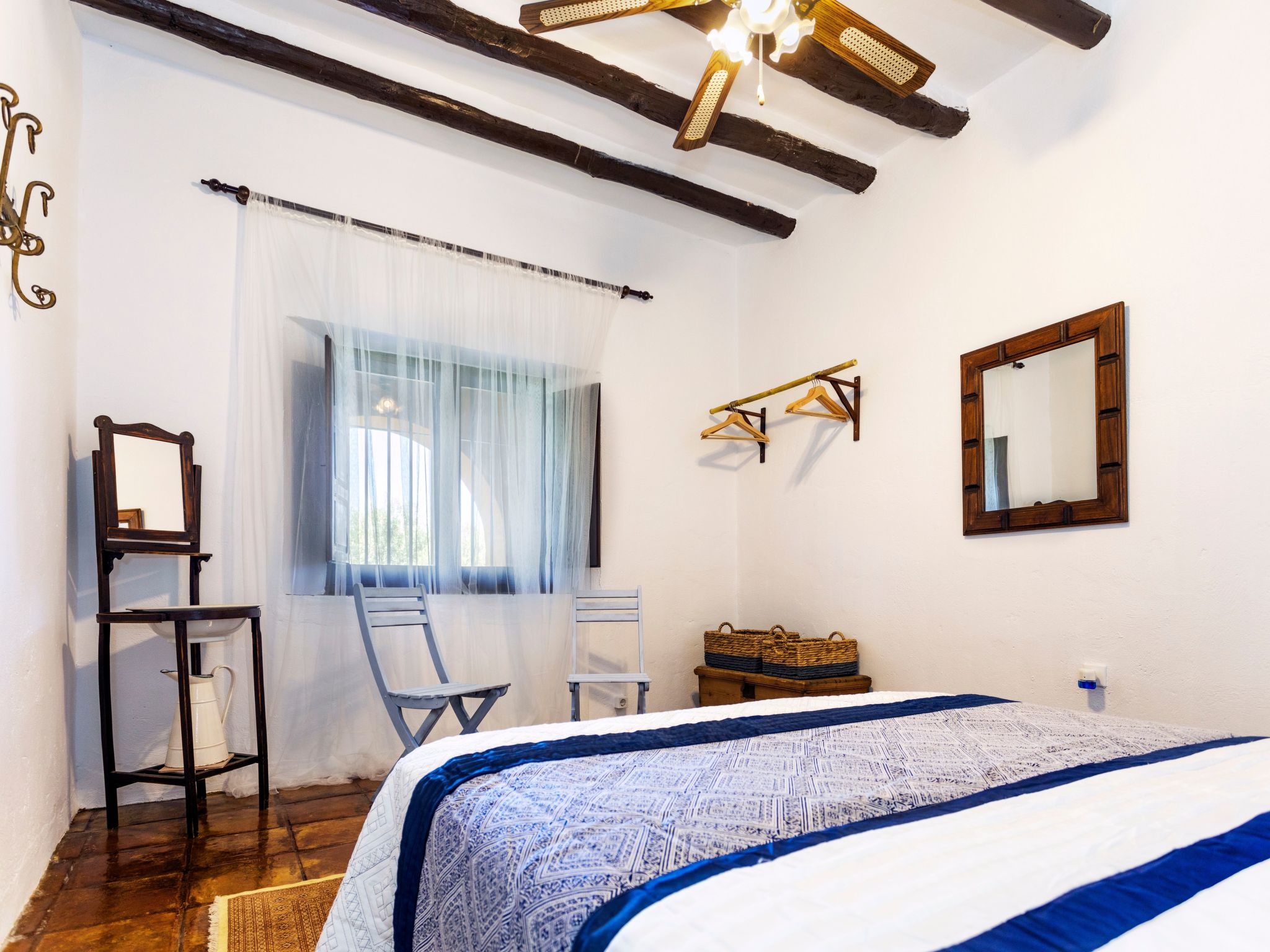 Privates Schwimmbad mit Grill und Feuerstelle-Dedans