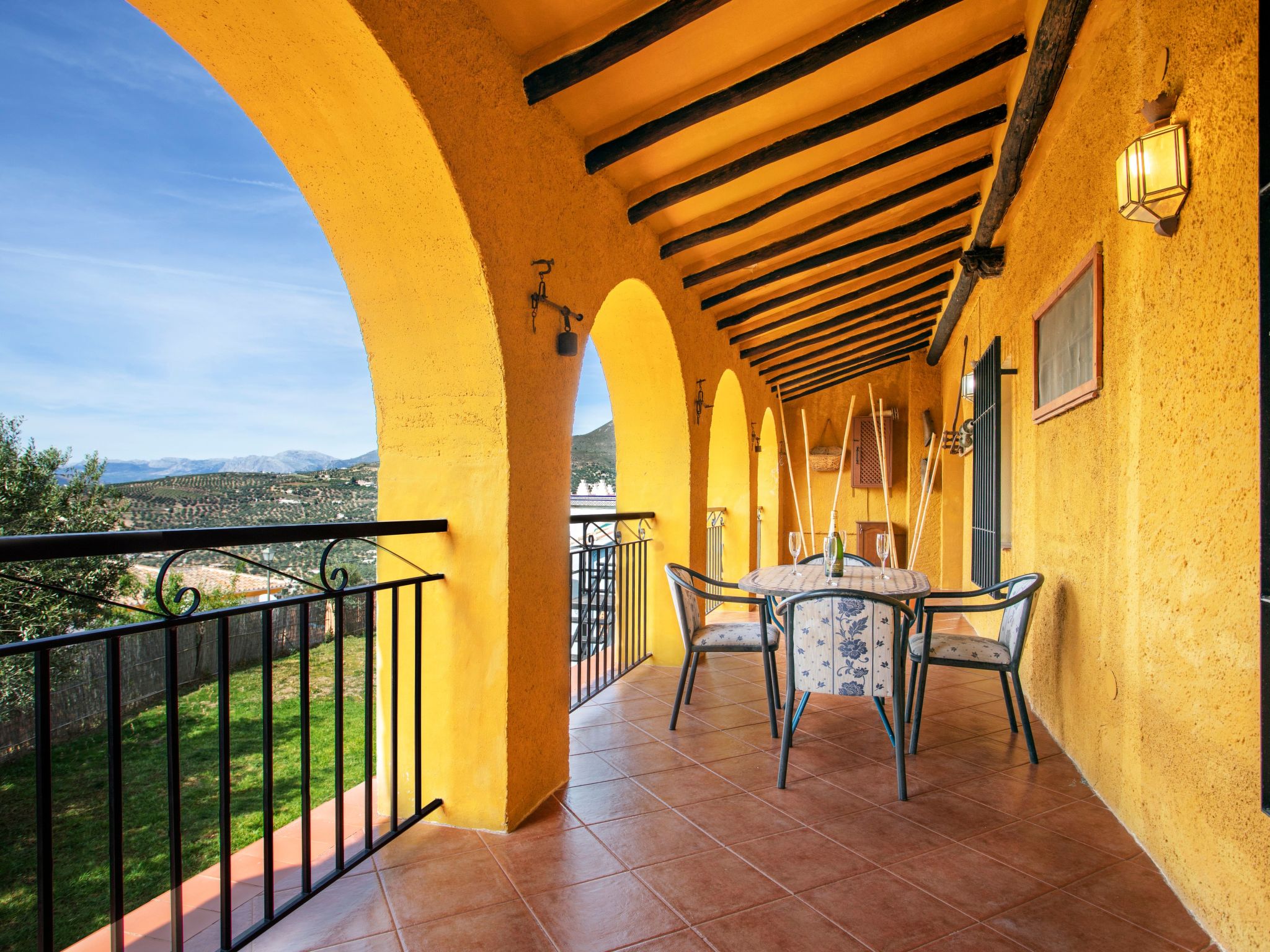 Privates Schwimmbad mit Grill und Feuerstelle-Dedans