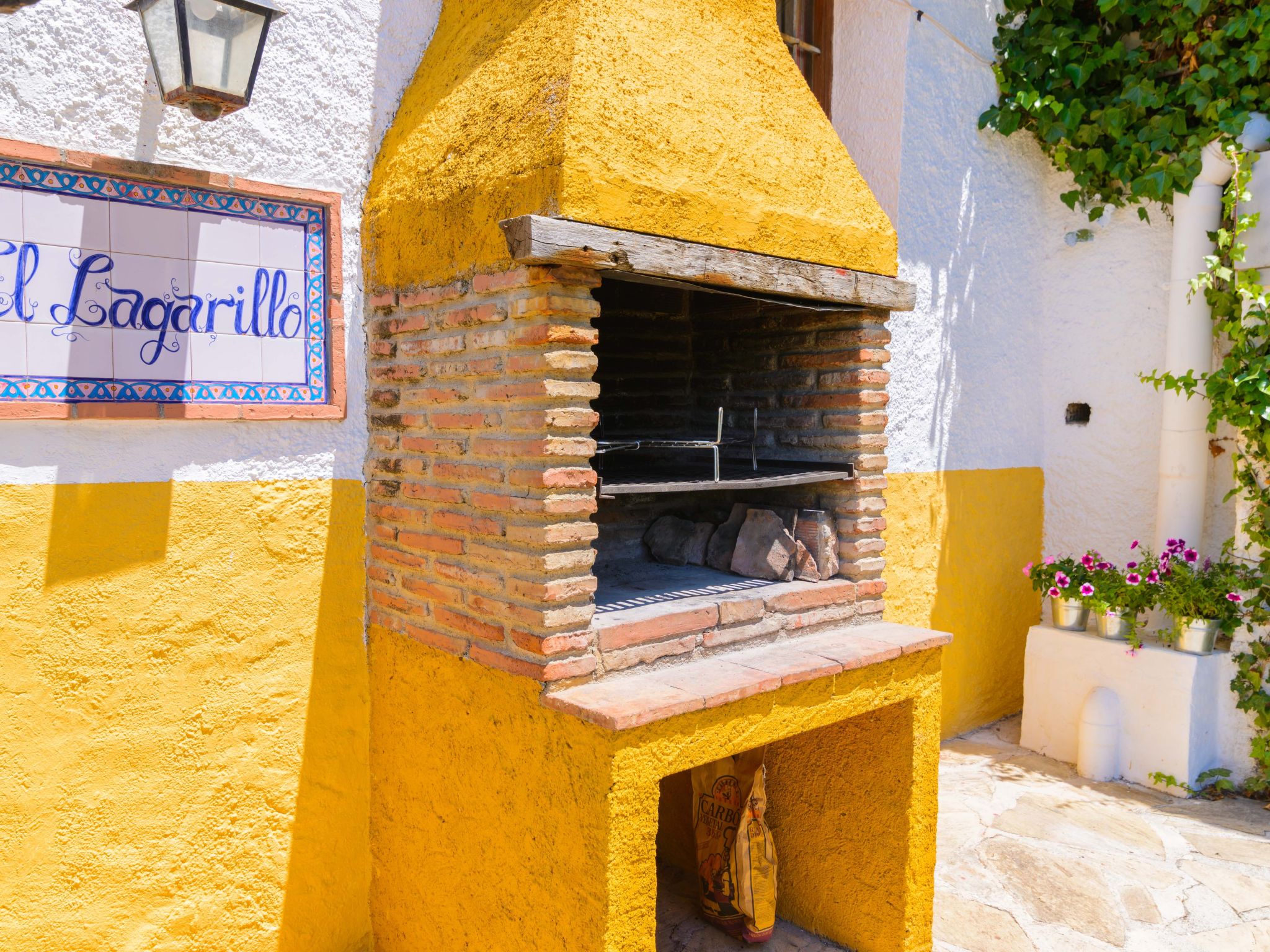 Privates Schwimmbad mit Grill und Feuerstelle-Dedans