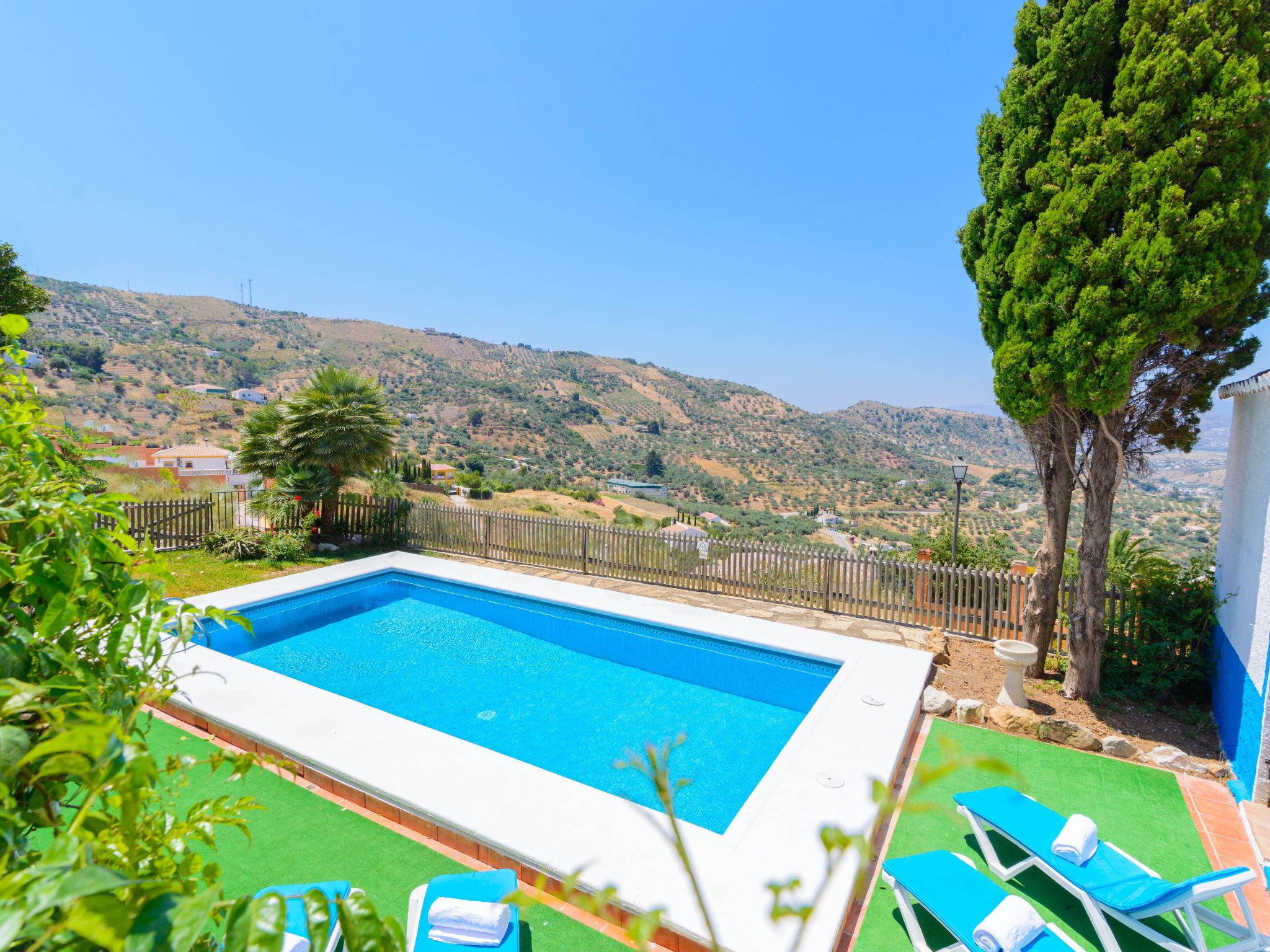 Privates Schwimmbad mit Grill und Feuerstelle-Dedans