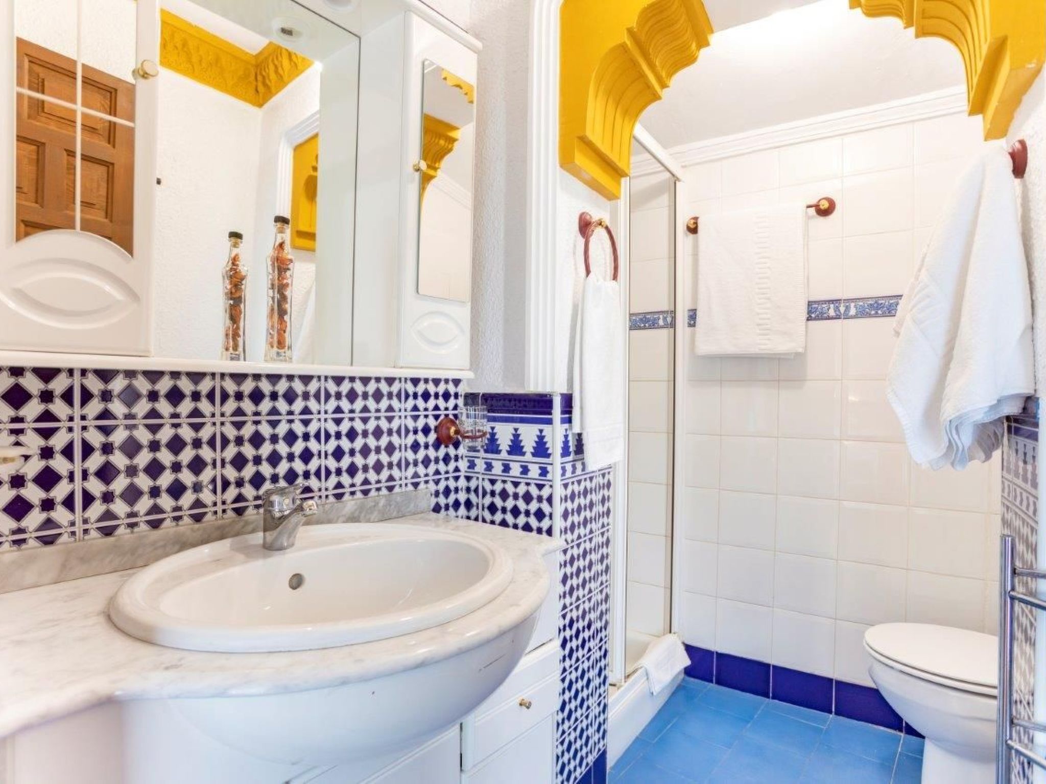 Spektakuläre Terrasse mit Grill-Dedans