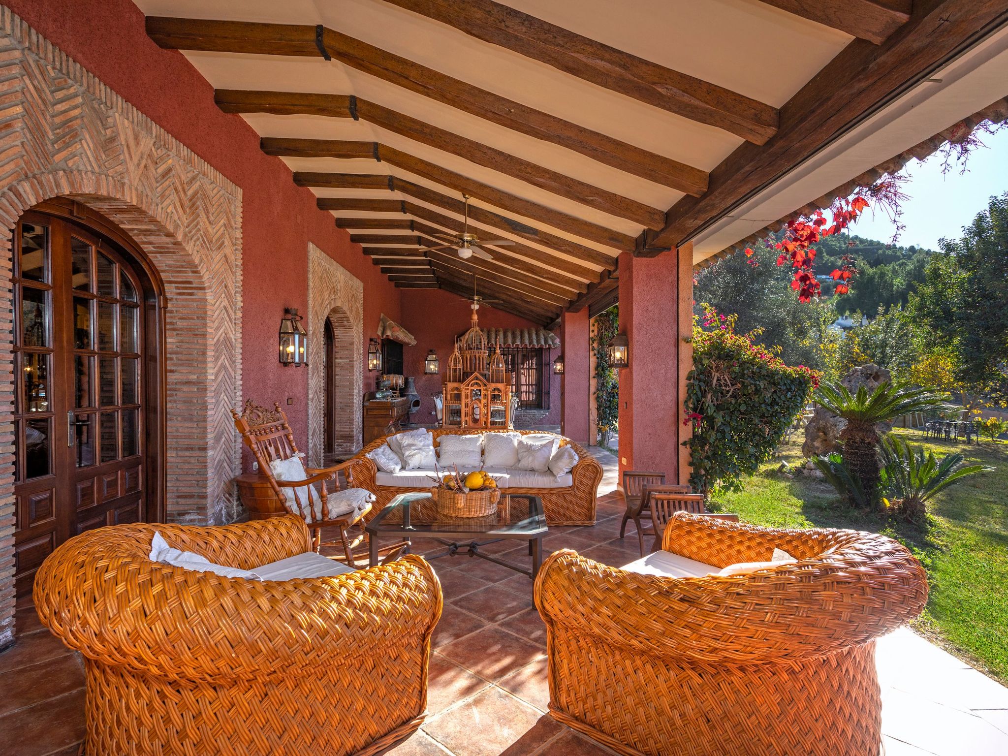 Beheiztes Hallenbad und Freibad-Binnen