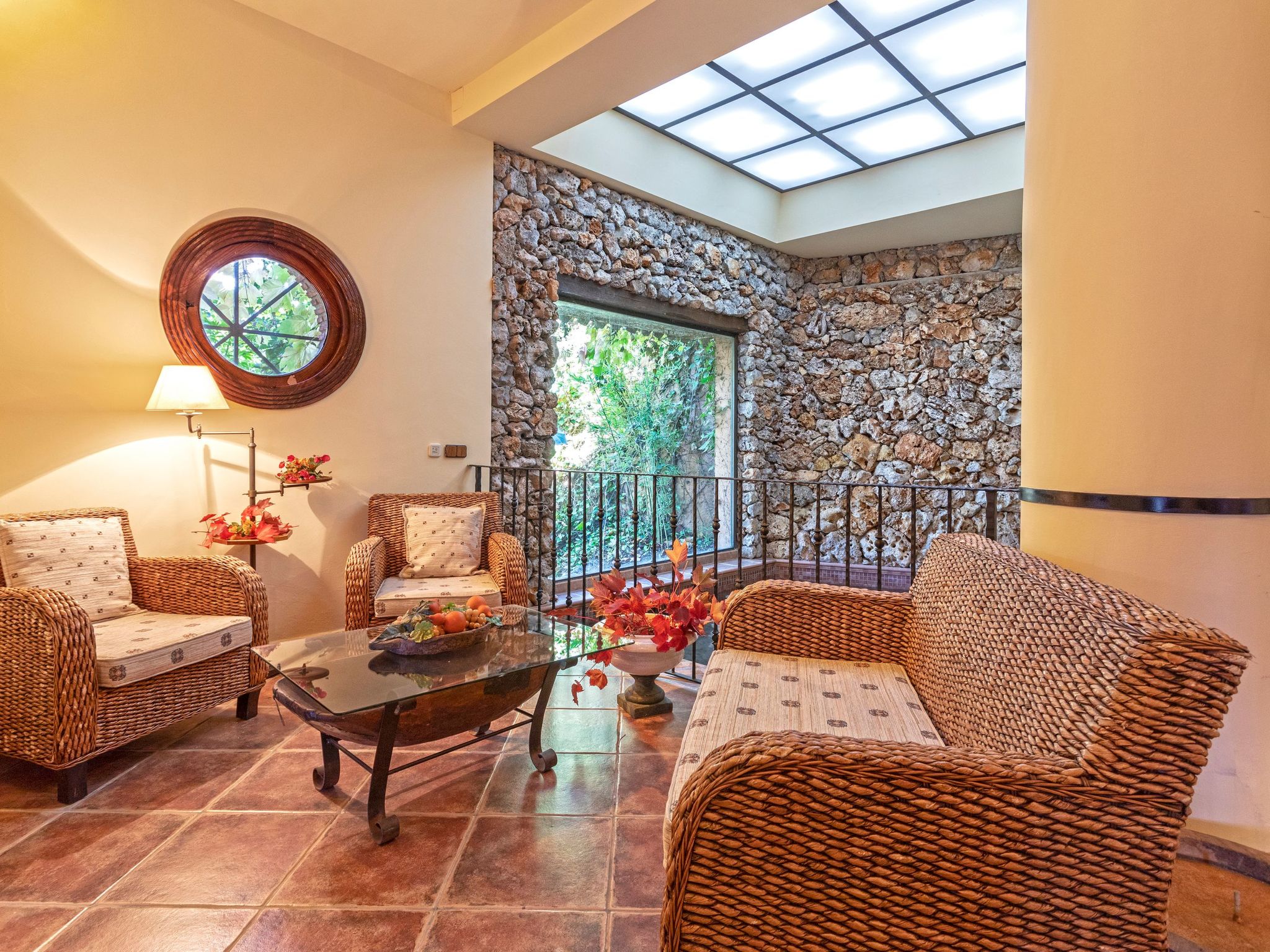 Beheiztes Hallenbad und Freibad-Binnen