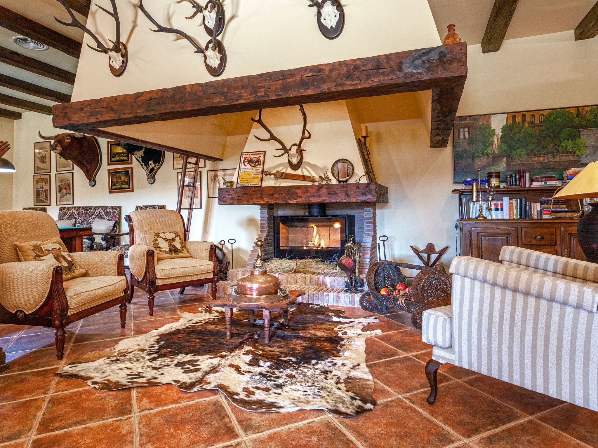 Beheiztes Hallenbad und Freibad-Binnen