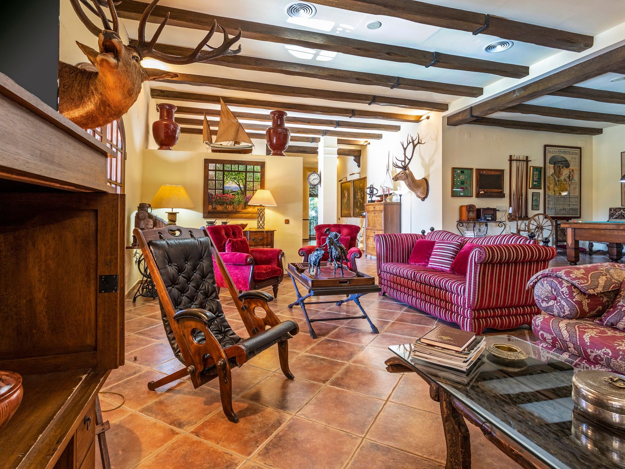 Beheiztes Hallenbad und Freibad-Binnen