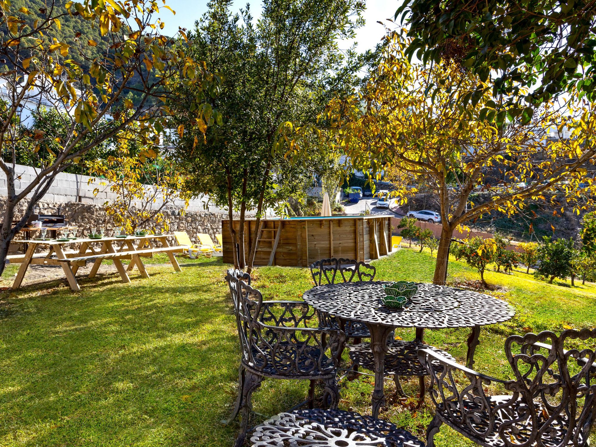 Beheiztes Hallenbad und Freibad-Binnen