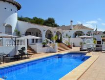 Vrijstaande villa met panoramisch uitzicht over het water in Periana - thumbnail 1