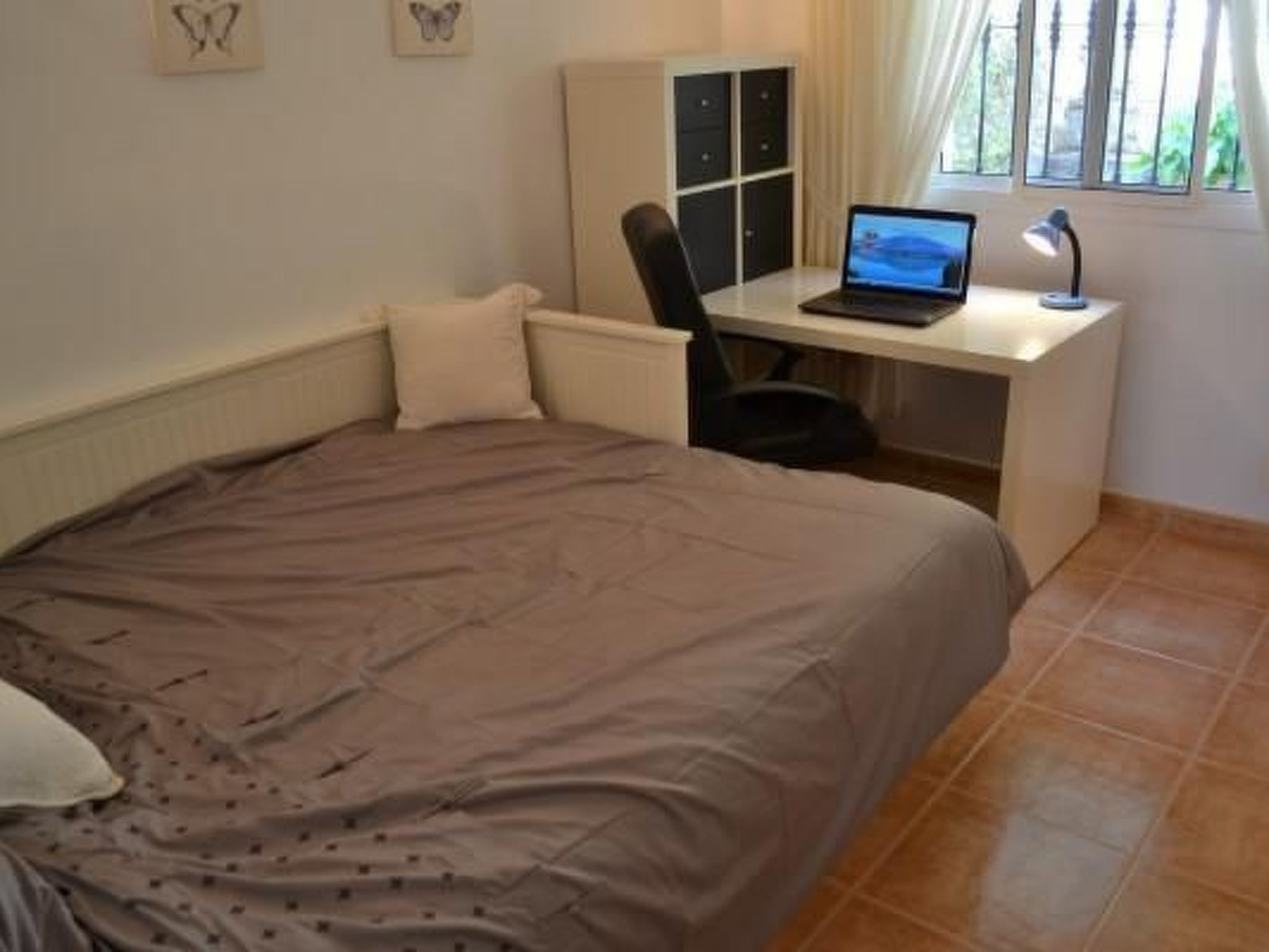 Villa mit Blick auf das Wasser-Image-tags.info