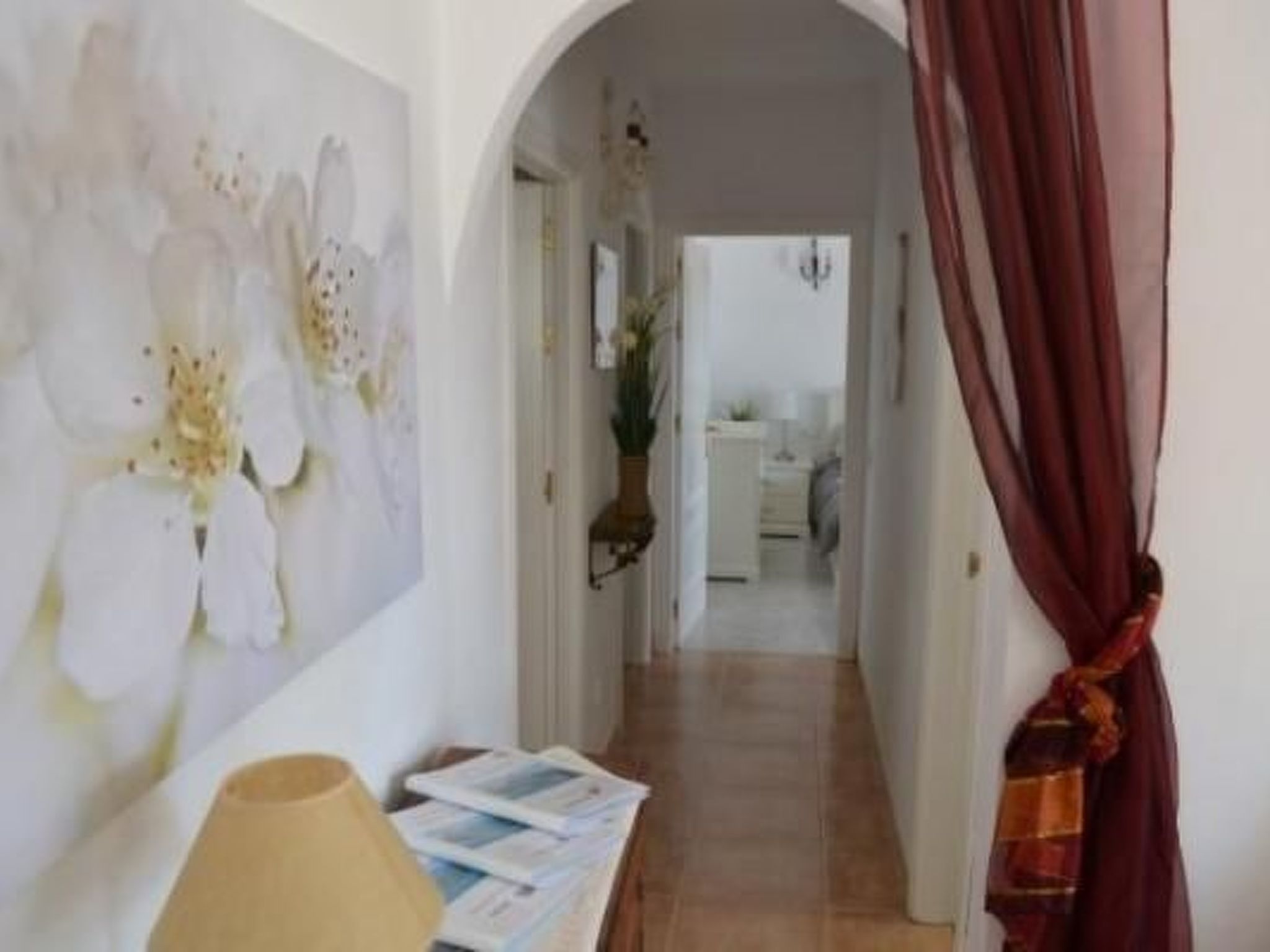 Villa mit Blick auf das Wasser-Image-tags.info