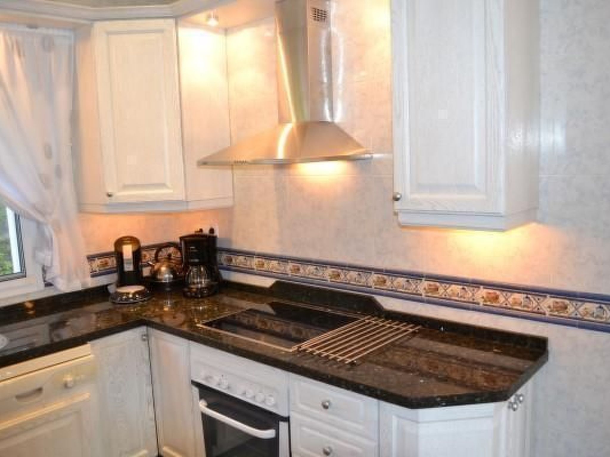 Villa mit Blick auf das Wasser-Image-tags.info