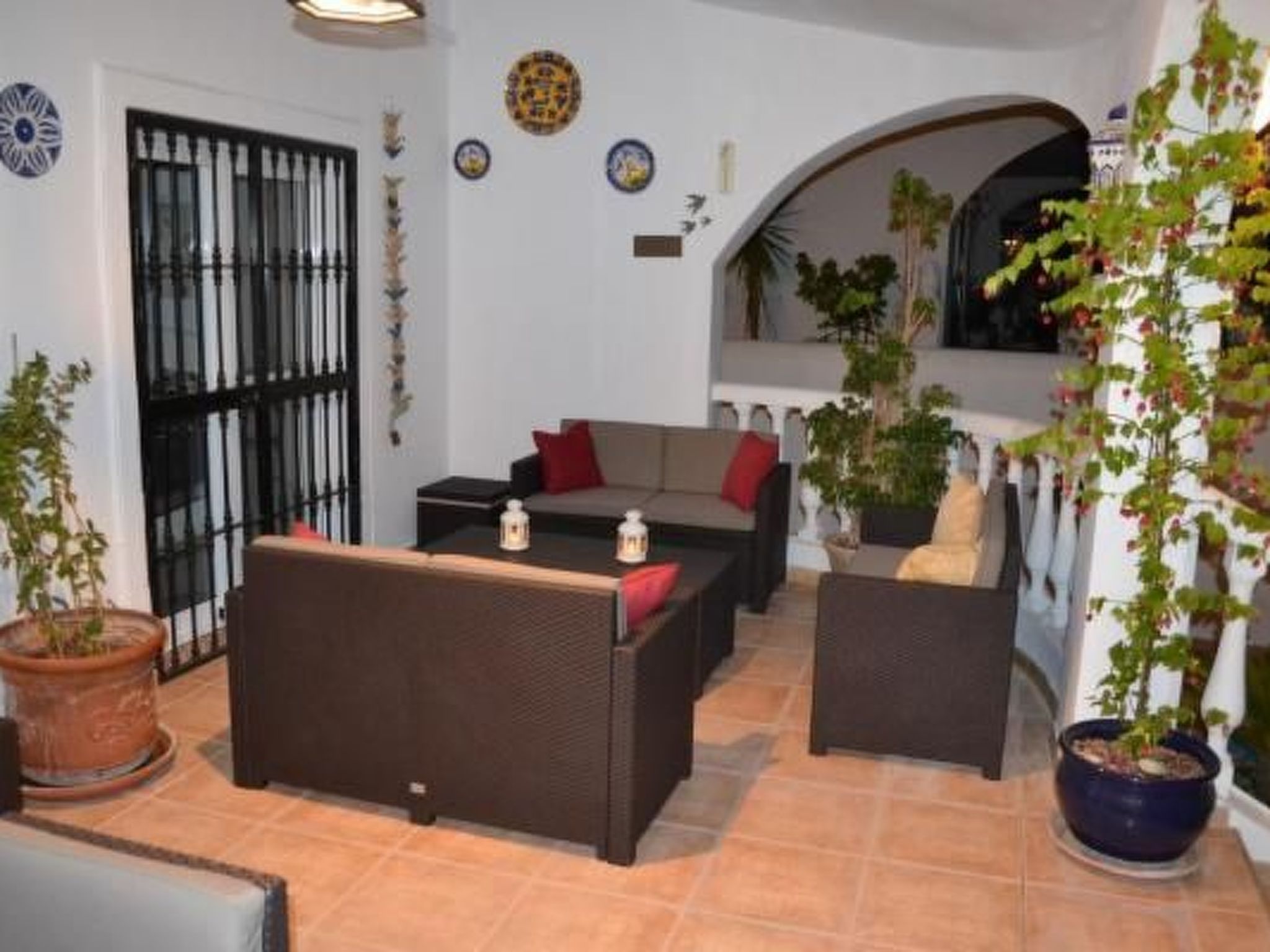 Villa mit Blick auf das Wasser-Image-tags.info