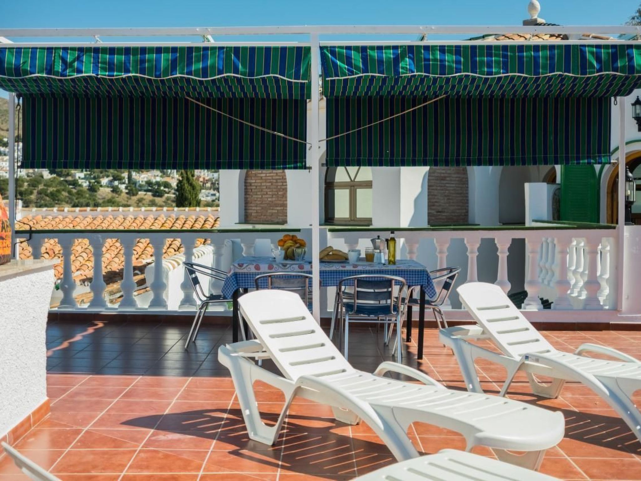 "Córdoba" mit Gemeinschaftspool und fantastischer Aussicht in einem andalusisch