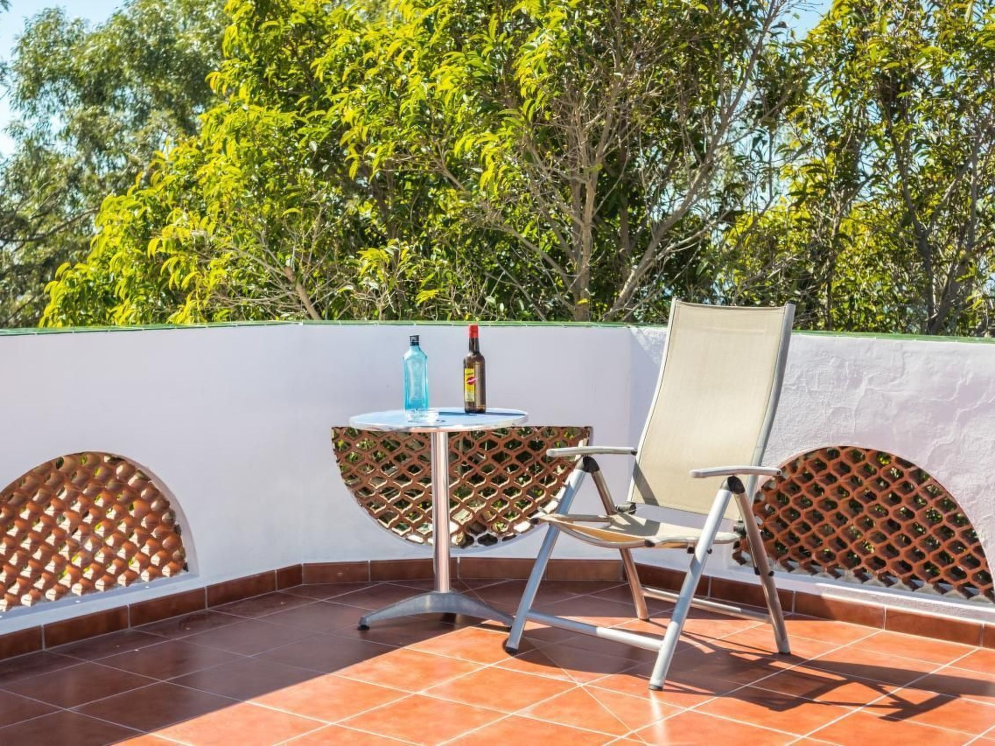 "Córdoba" mit Gemeinschaftspool und fantastischer Aussicht in einem andalusisch - Buiten