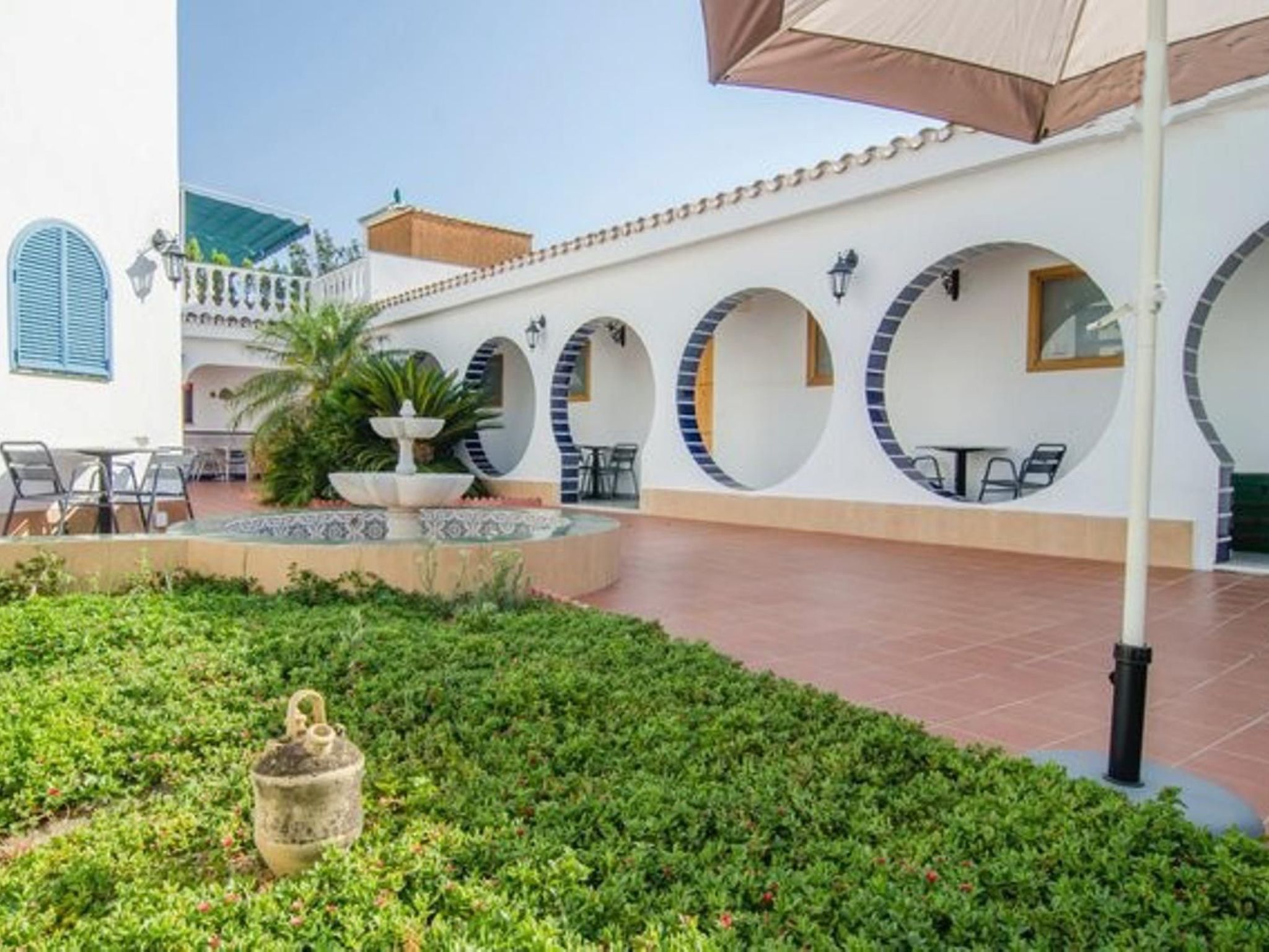 "Córdoba" mit Gemeinschaftspool und fantastischer Aussicht in einem andalusisch - Buiten