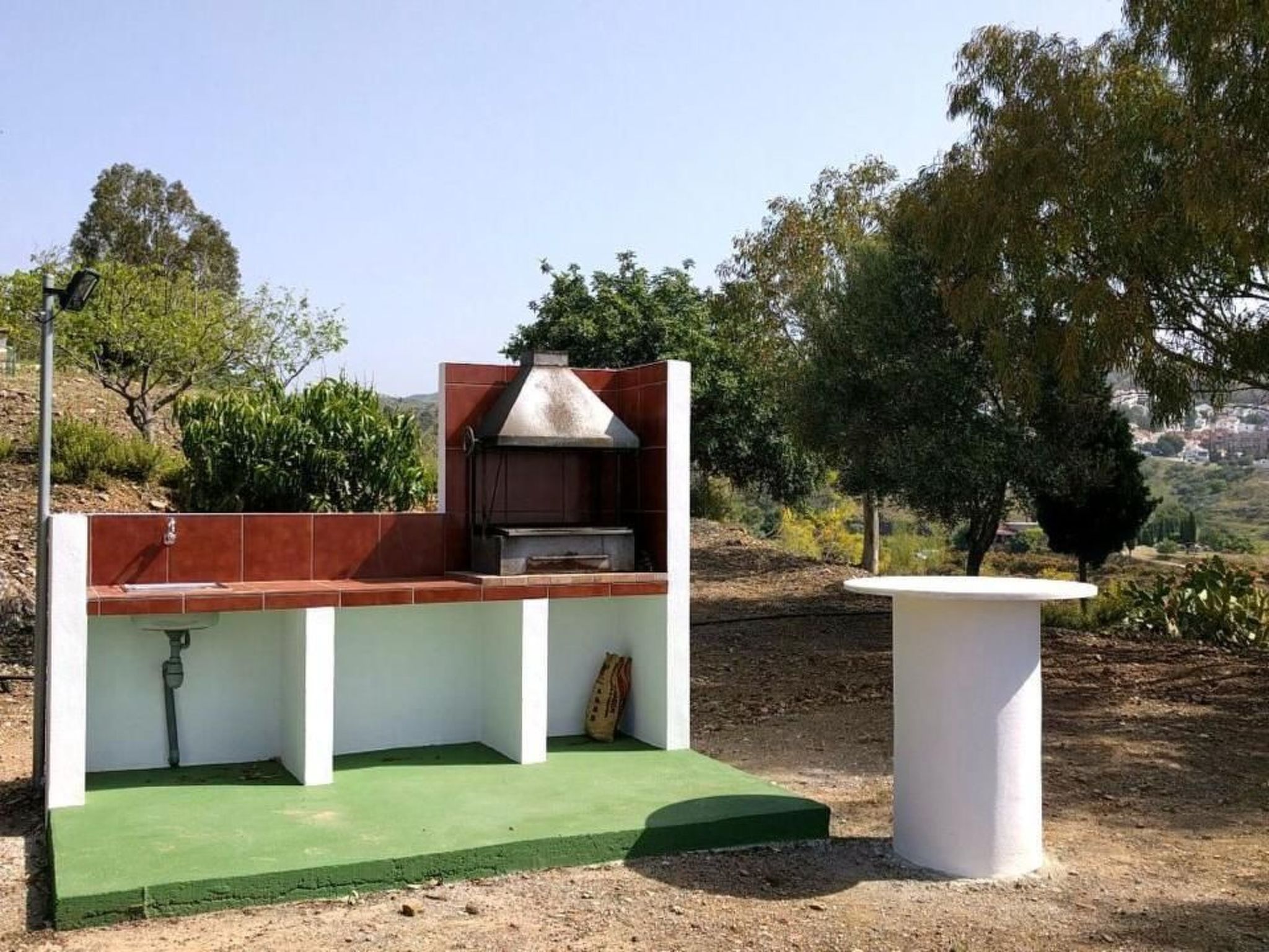"Sevilla" mit Gemeinschaftspool in einem andalusischen "Cortijo" in Chilches - Buiten